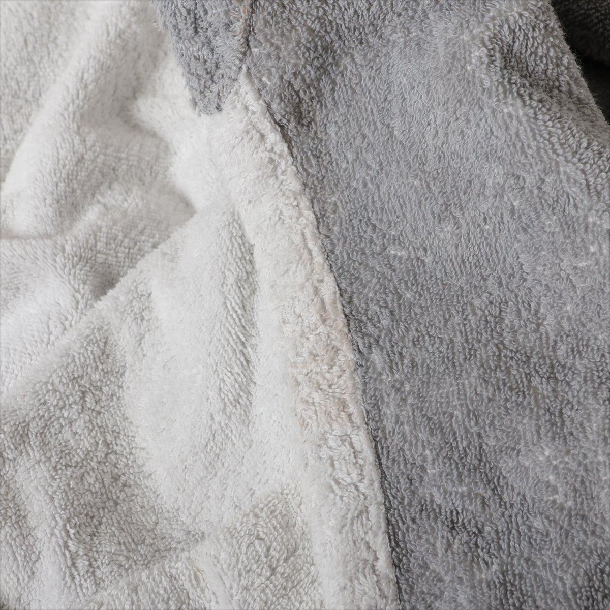 Louis Vuitton Reversible Cotton Bathrobe Gray x White 4