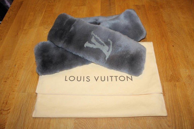 LOUIS VUITTON M70272 LV logo Écharpes Tippet fur Scarf silk / Rex Rabbit  pink