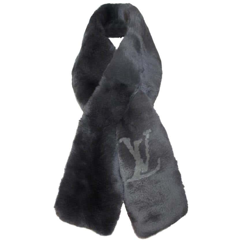 Louis Vuitton Rex Rabbit Fur Scarf For Sale at 1stDibs | lv fur scarf ...