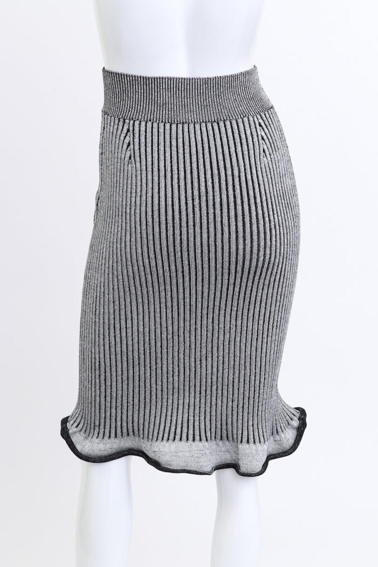 Louis Vuitton Ribbed Knit Trumpet Cardigan & Skirt Set (US 2-4) For Sale 1