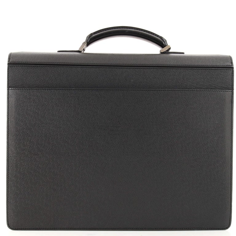 Louis Vuitton Robusto 3 Briefcase Taiga Leather In Good Condition For Sale In NY, NY