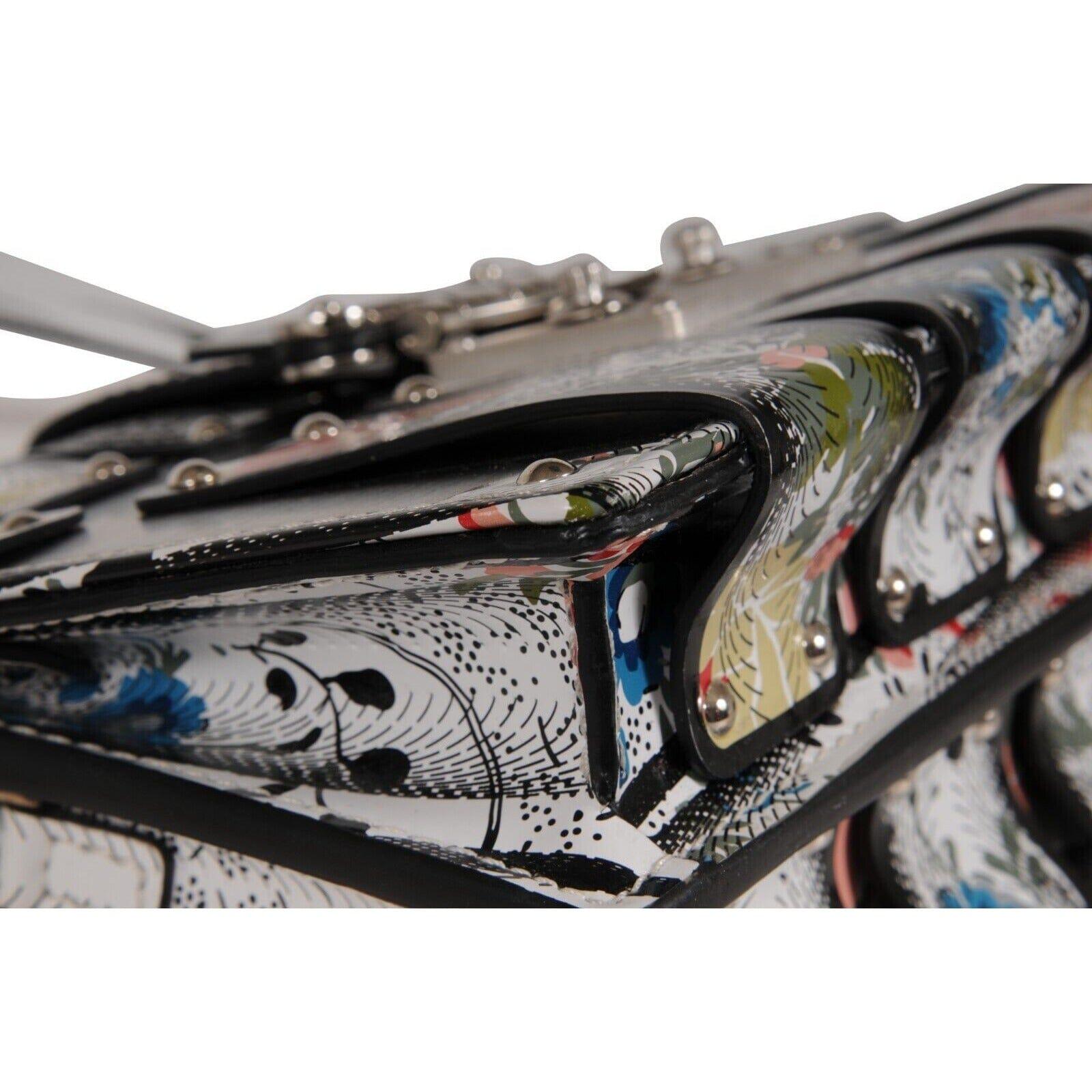 Louis Vuitton - Petite pochette à bandoulière argentée à fleurs romantiques en vente 7