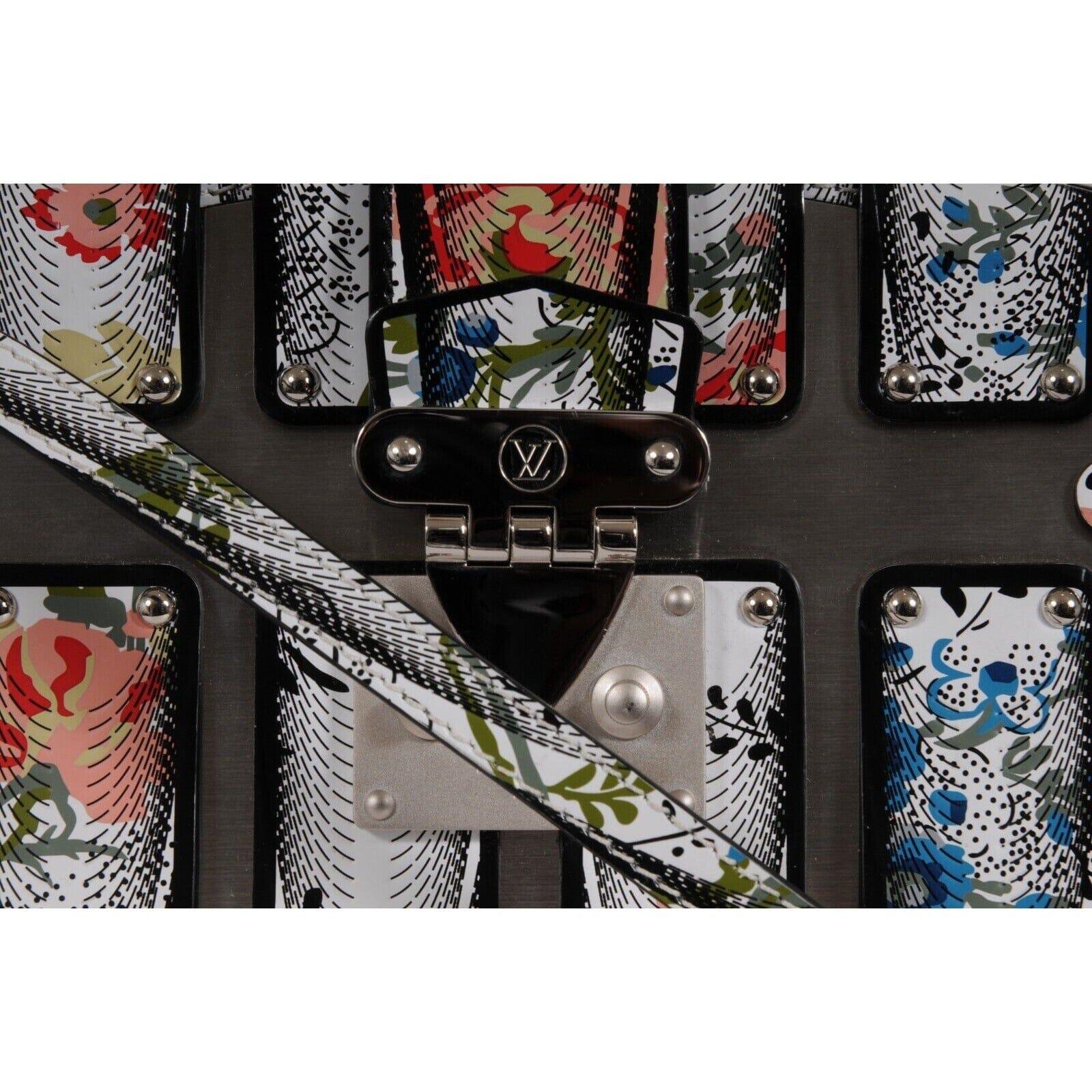 Louis Vuitton - Petite pochette à bandoulière argentée à fleurs romantiques Pour femmes en vente