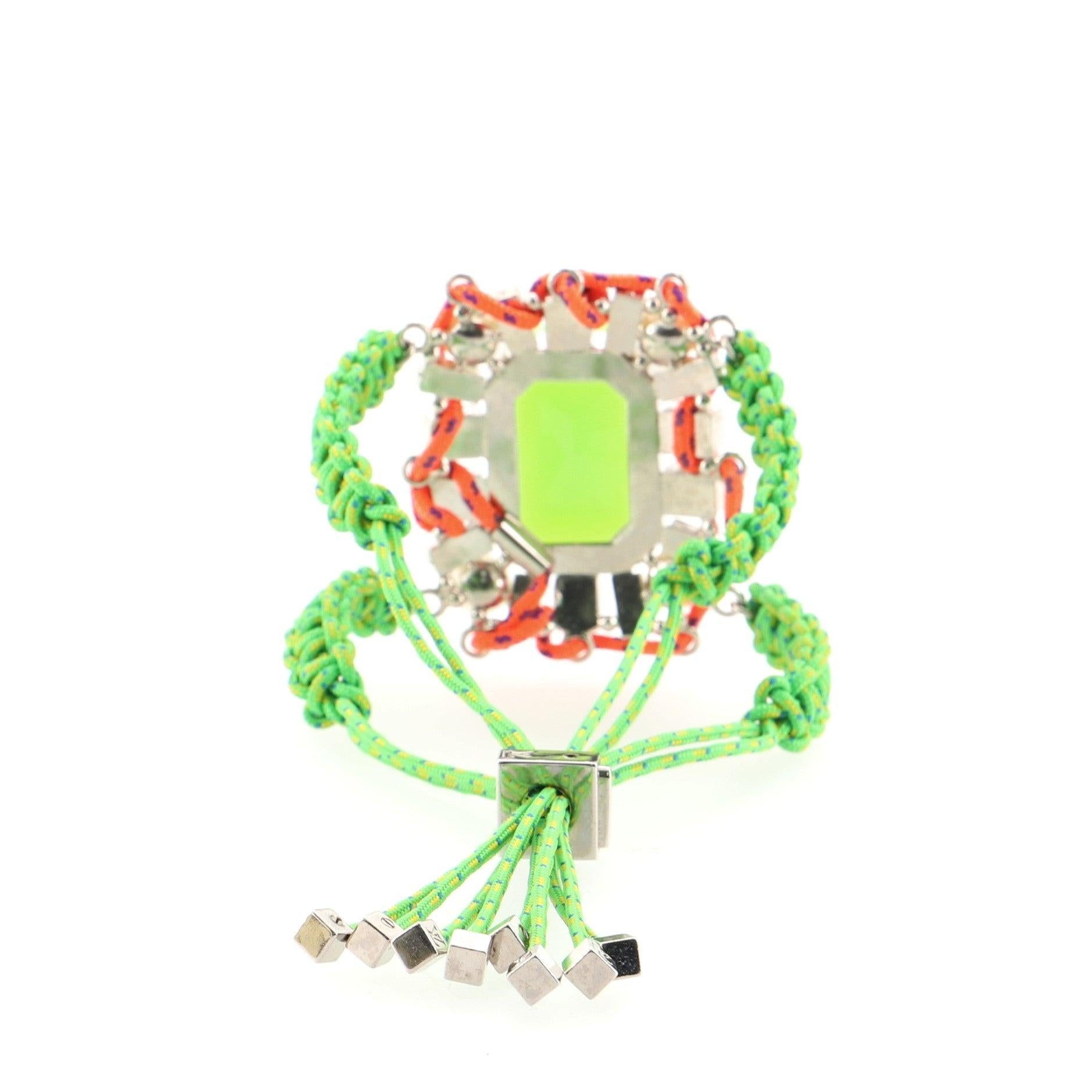 Louis Vuitton Rope Bracelet Rhinestone and Faux Pearl
Green Rhinestone

Condition Details: Scratches and wear throughout.

50427MSC

Height 