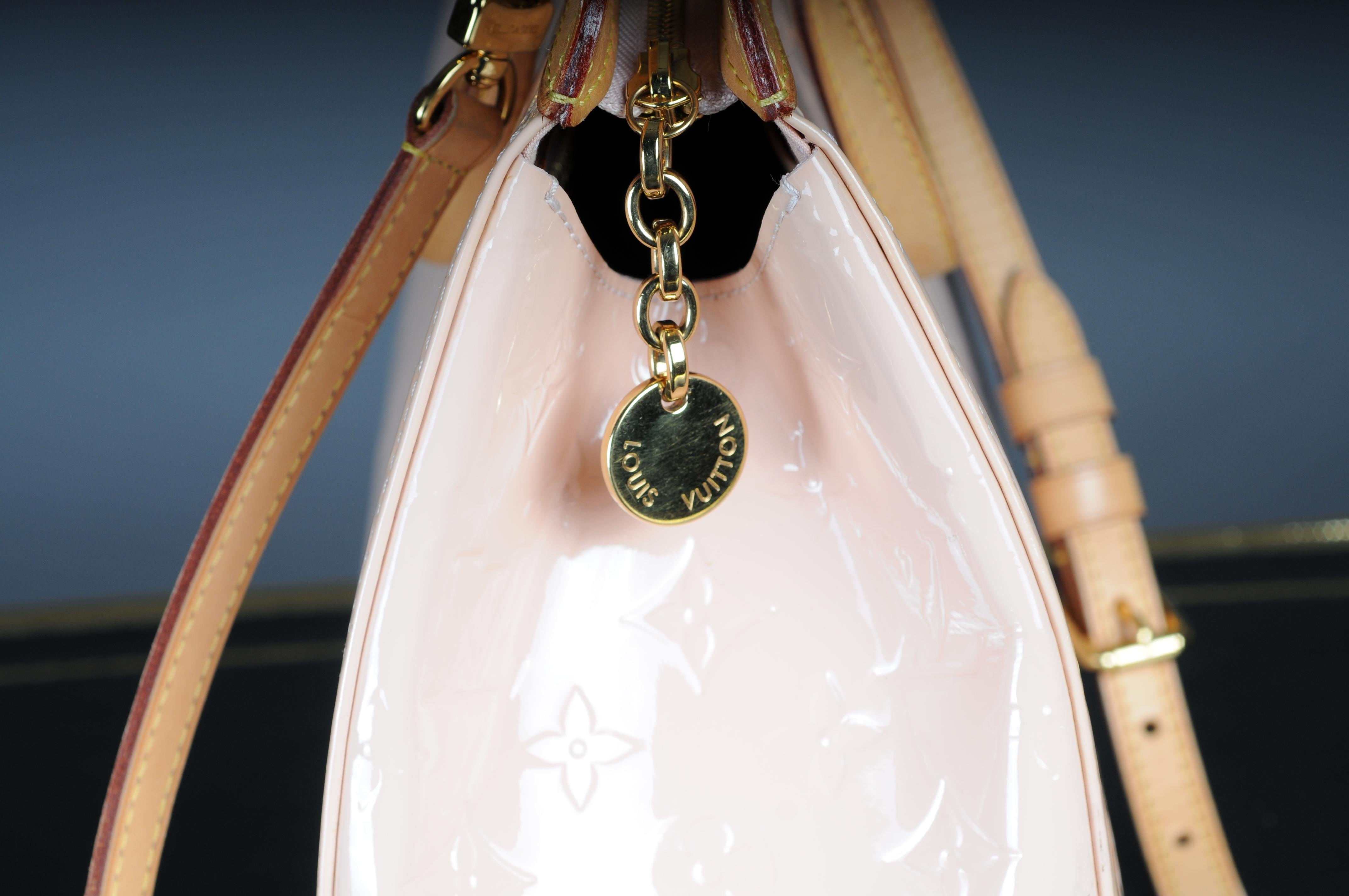 Louis Vuitton Rose Angelique Vernis MM Brea Bag Gold Hardware, 2015 For Sale 7
