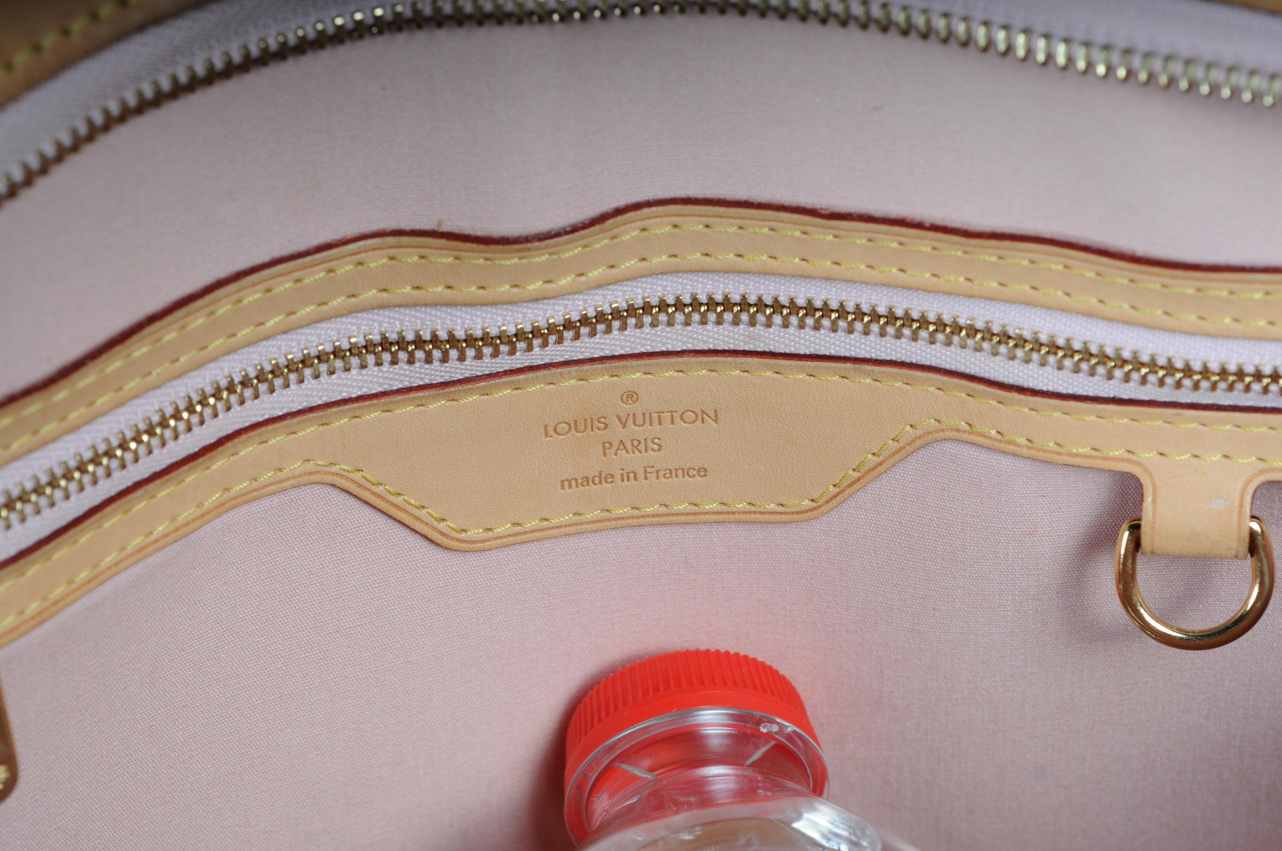 Louis Vuitton Rose Angelique Vernis MM Brea Bag Gold Hardware, 2015 For Sale 9