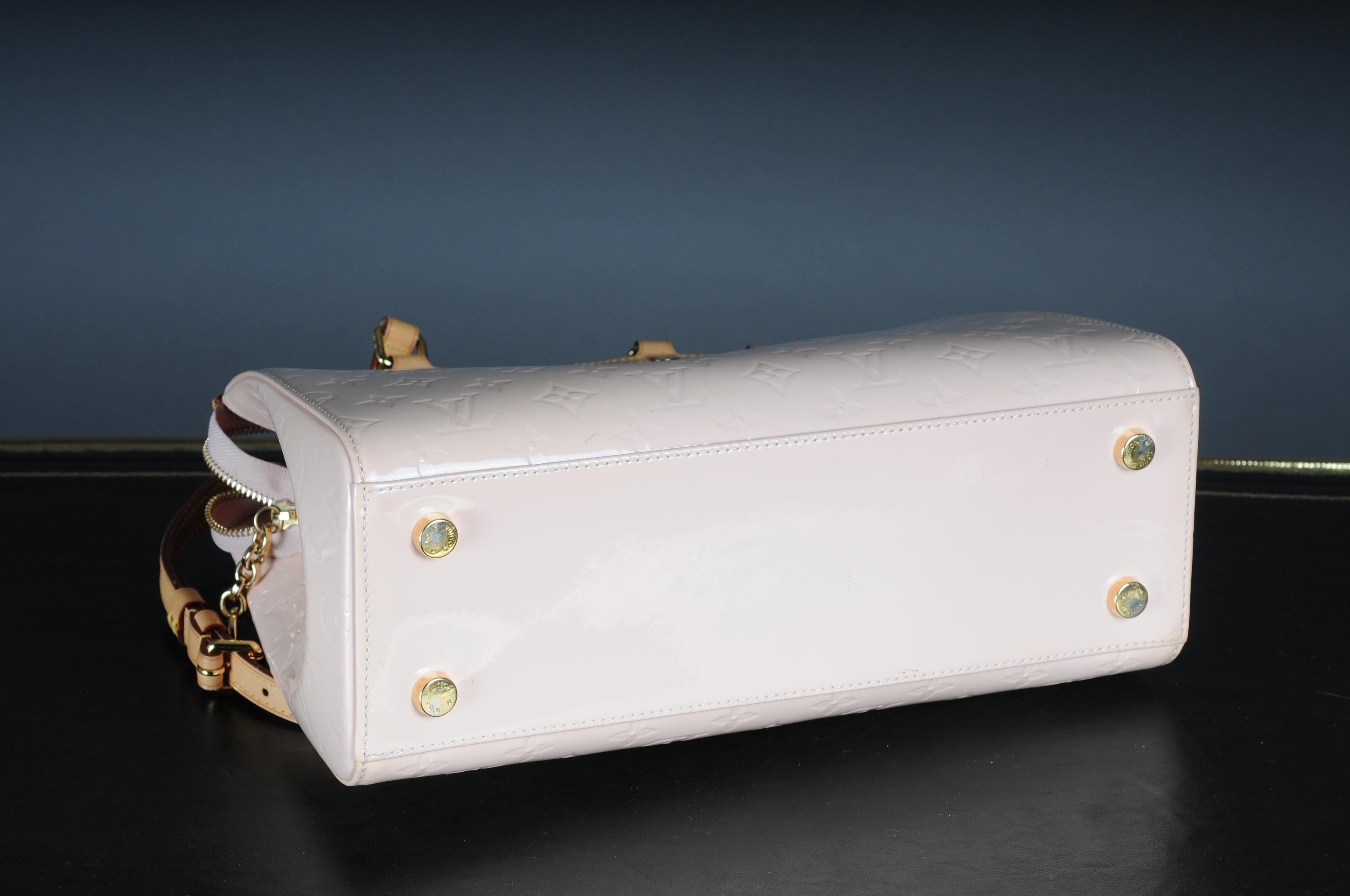 Louis Vuitton Rose Angelique Vernis MM Brea Bag Gold Hardware, 2015 For Sale 11