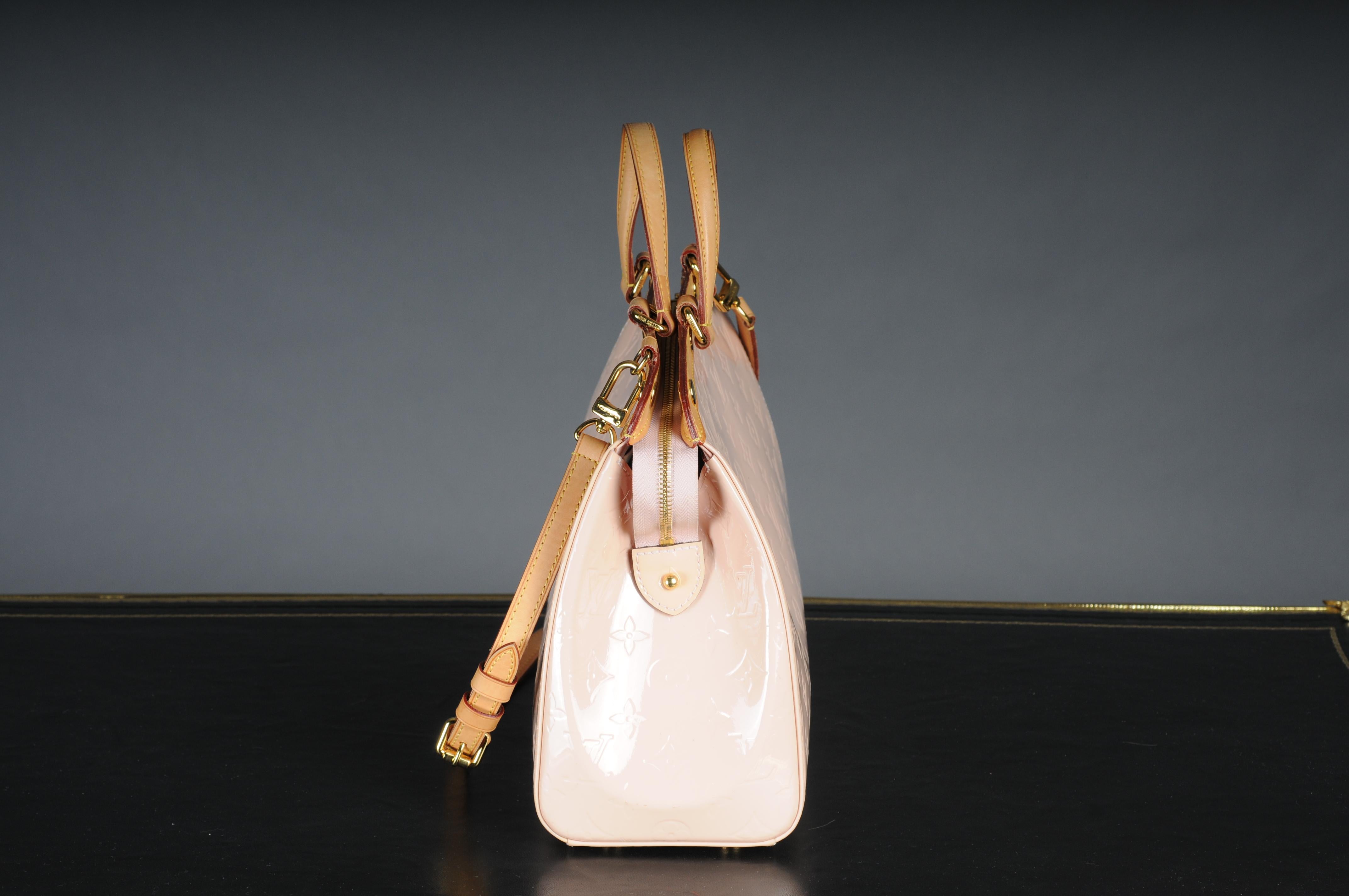 Louis Vuitton Rose Angelique Vernis MM Brea Bag Gold Hardware, 2015 In Good Condition For Sale In 10707, DE