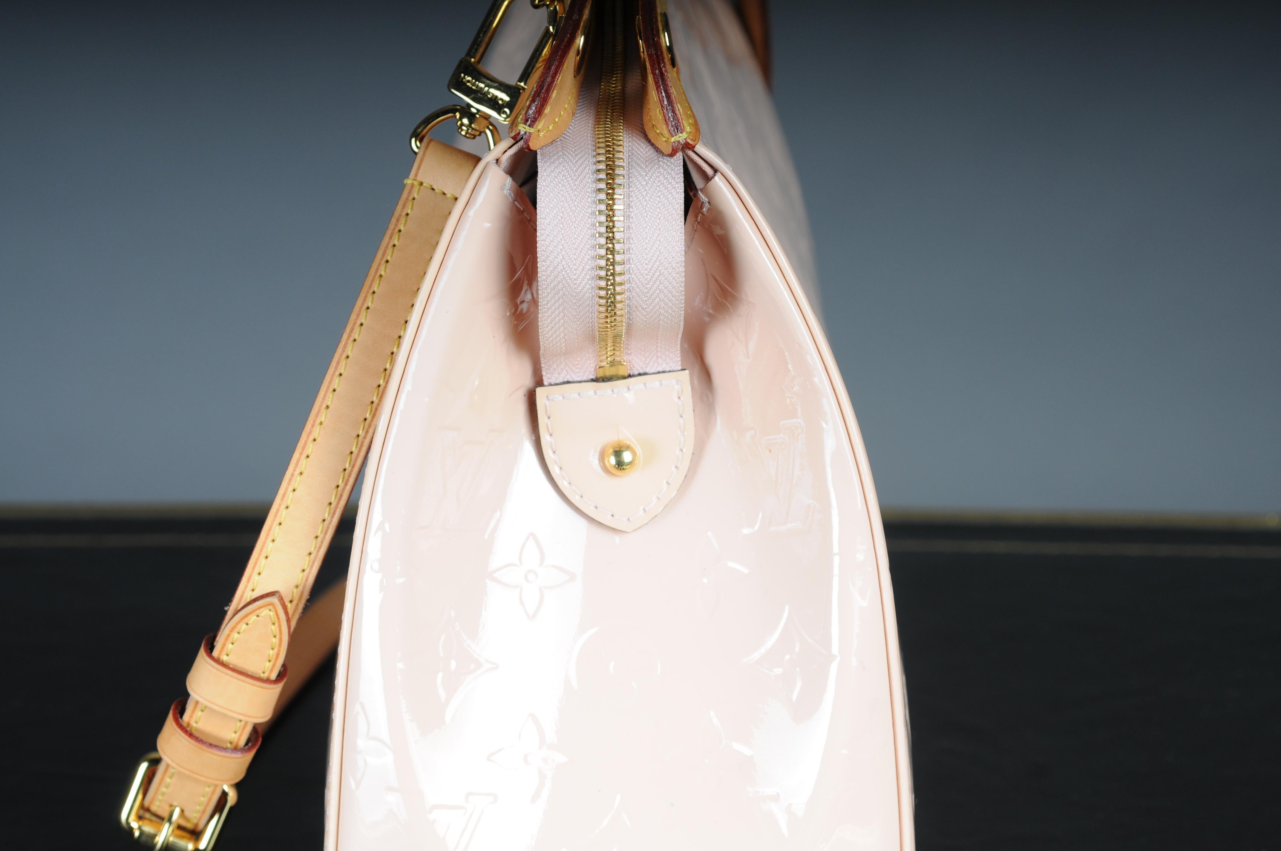 Women's or Men's Louis Vuitton Rose Angelique Vernis MM Brea Bag Gold Hardware, 2015 For Sale
