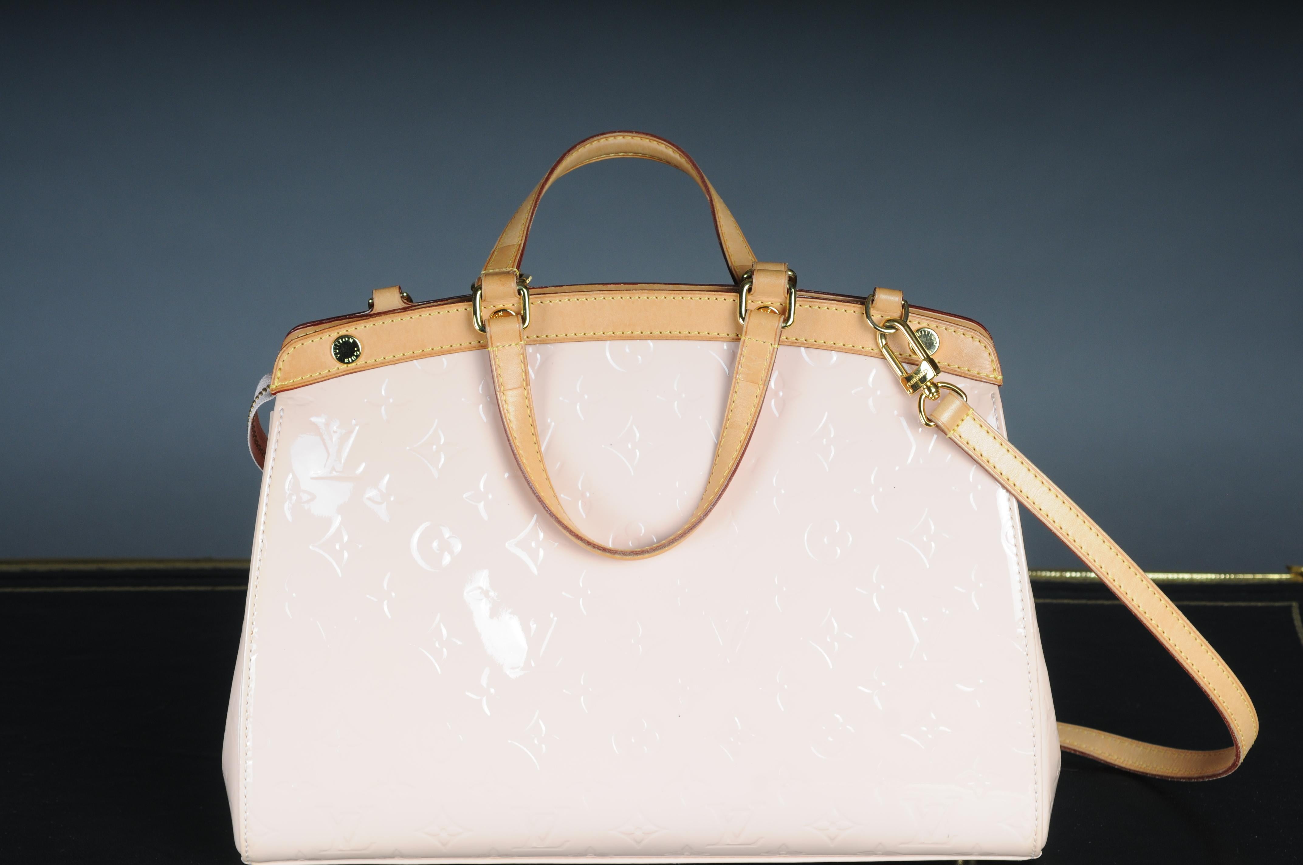 Louis Vuitton Rose Angelique Vernis MM Brea Bag Gold Hardware, 2015 For Sale 1