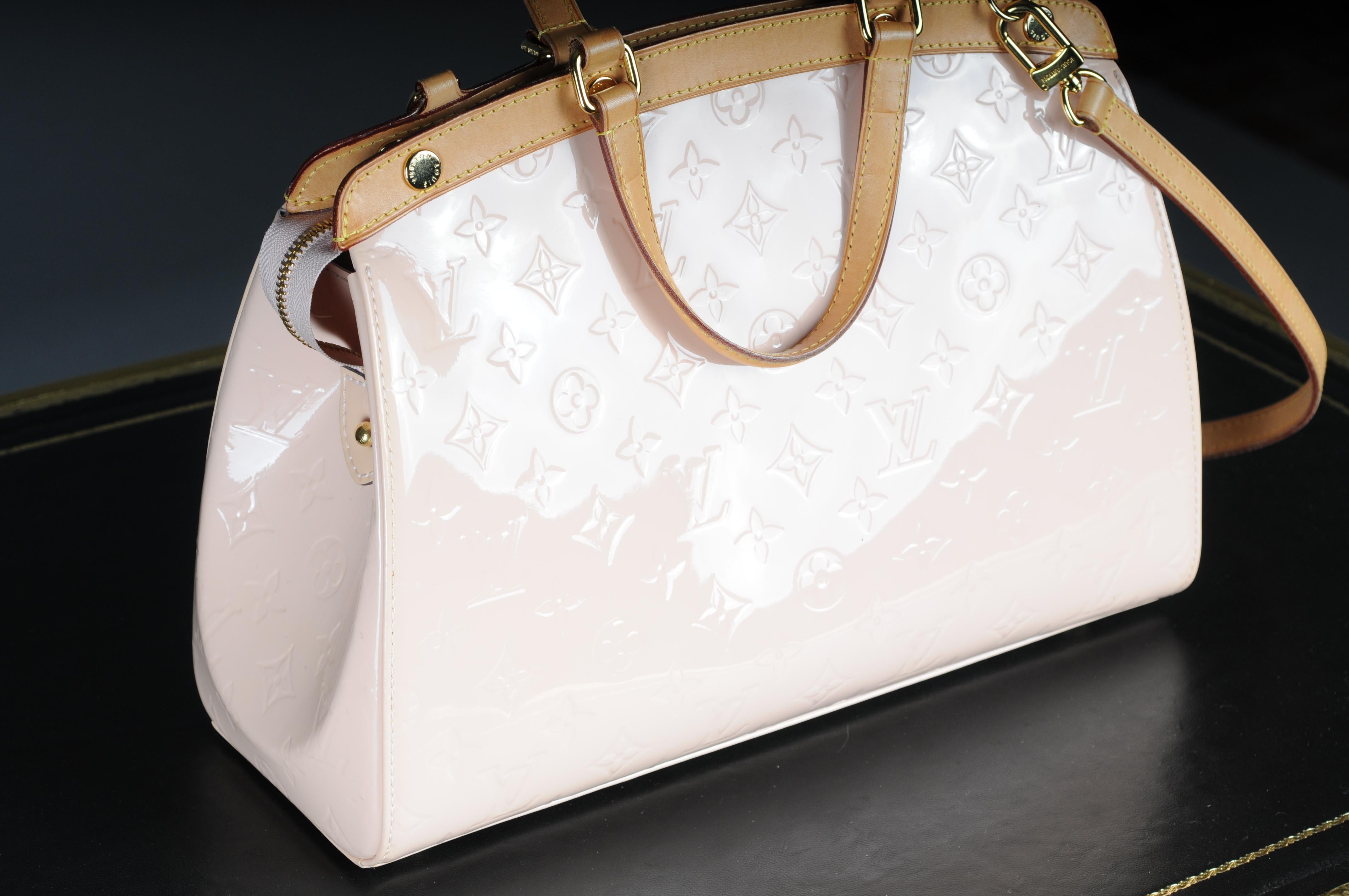 Louis Vuitton Rose Angelique Vernis MM Brea Bag Gold Hardware, 2015 For Sale 2