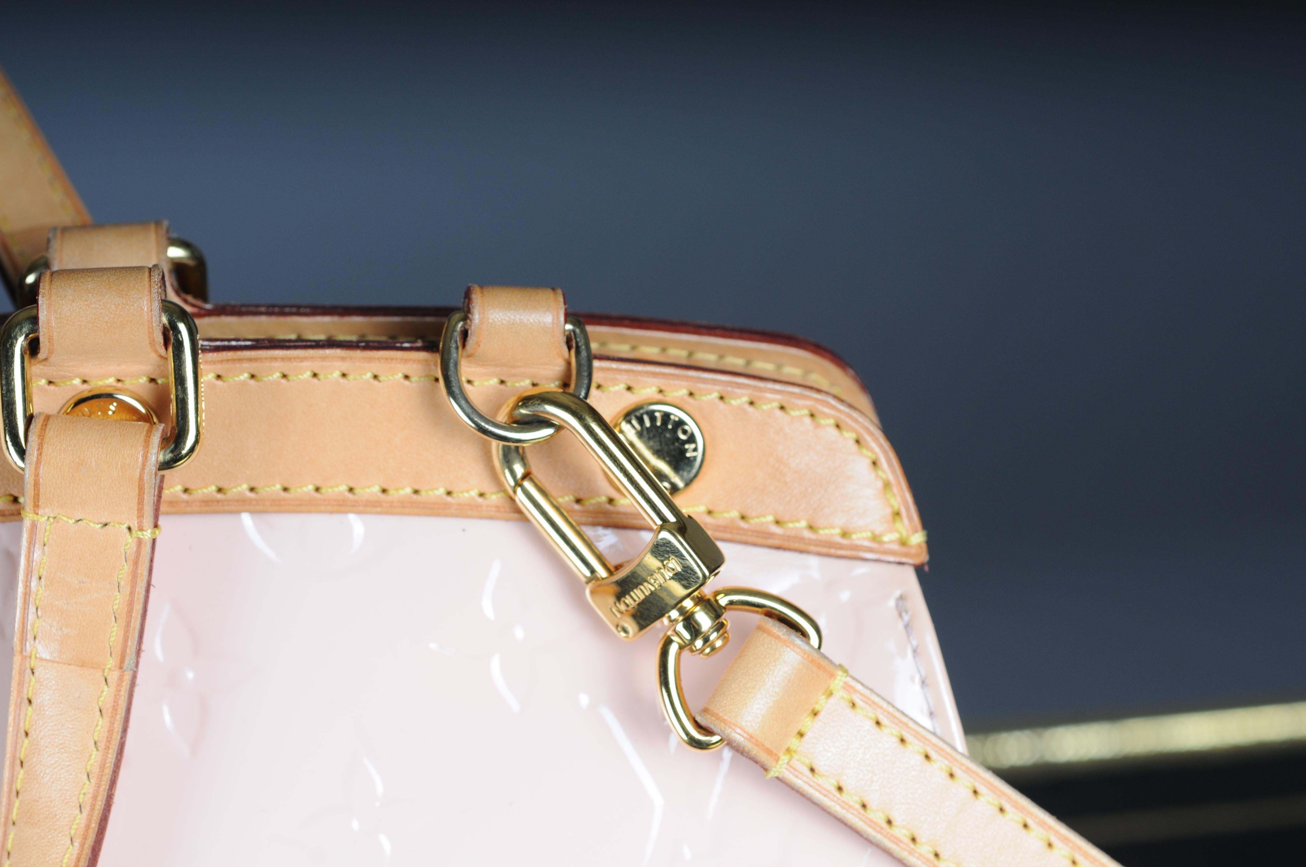 Louis Vuitton Rose Angelique Vernis MM Brea Bag Gold Hardware, 2015 For Sale 3
