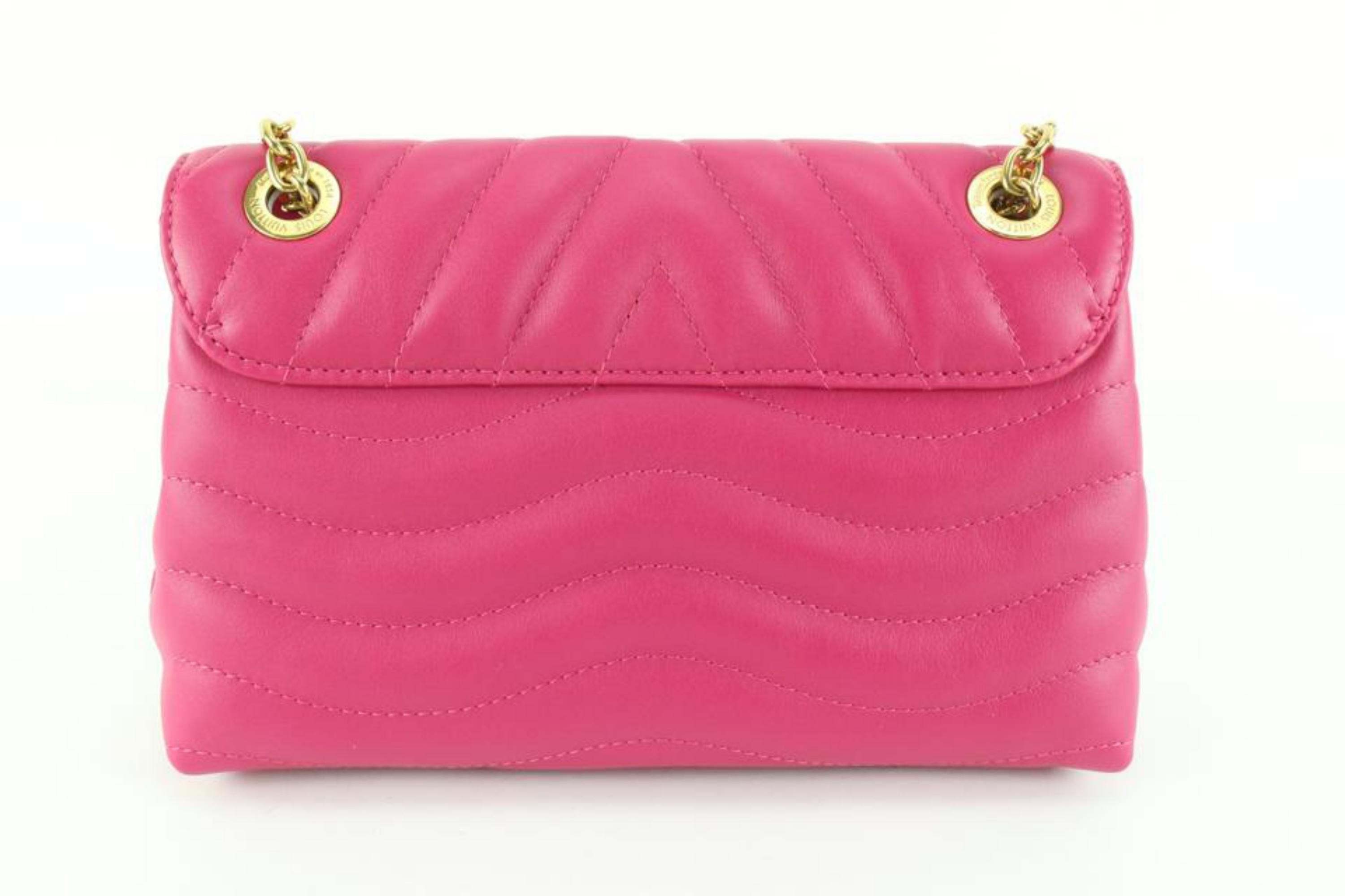 Women's Louis Vuitton Rose Freesia New Wave Chain Bag 17lu82s