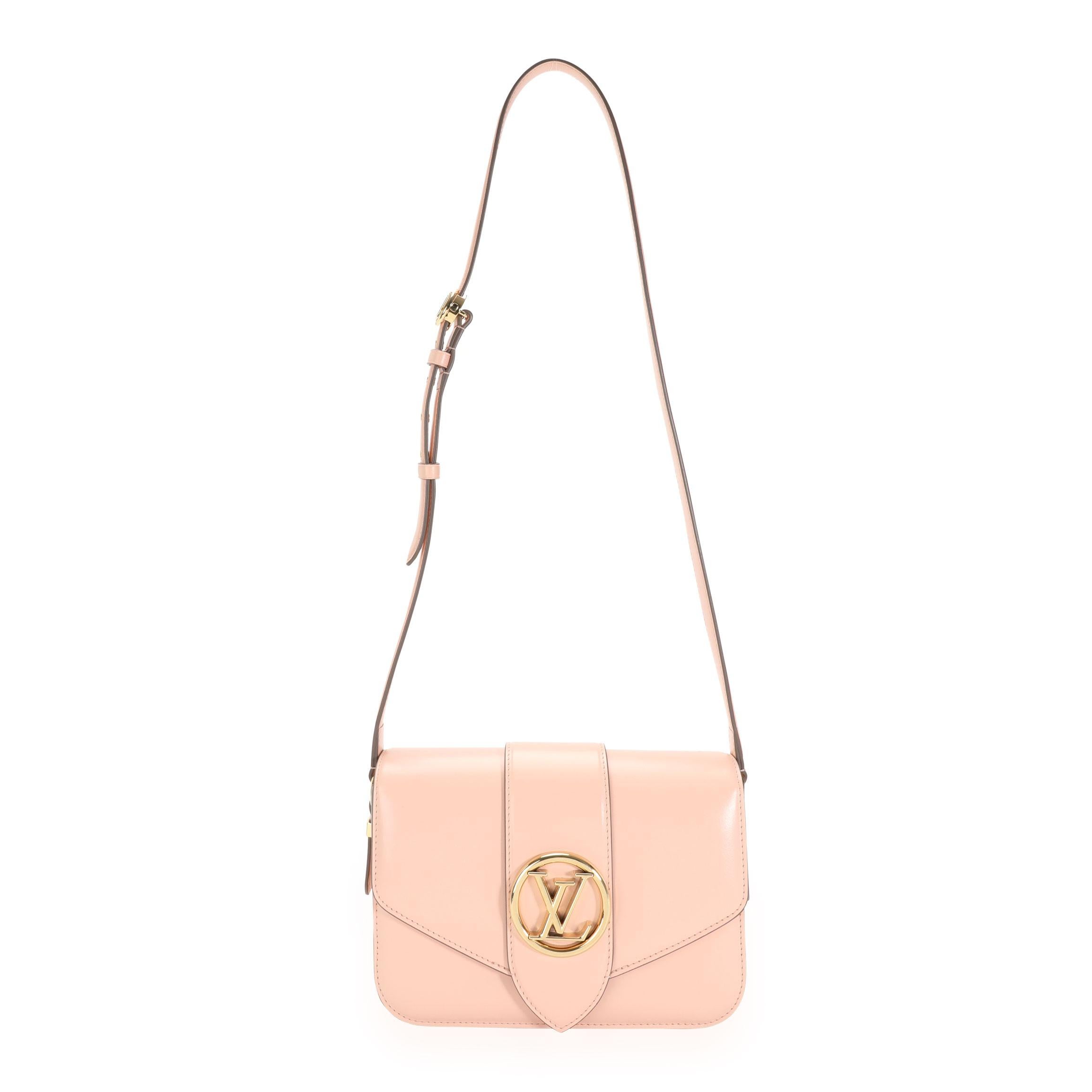 Louis Vuitton Rose Himalaya in pelle di vitello LV Pont 9
SKU: 112645
MSRP: 3,900.00 USD
Condizioni: Usato (3000)
Descrizione della condizione: 
Condizioni della borsa: Eccellente
Commenti sulle condizioni: Condizioni eccellenti. Graffi sottili
