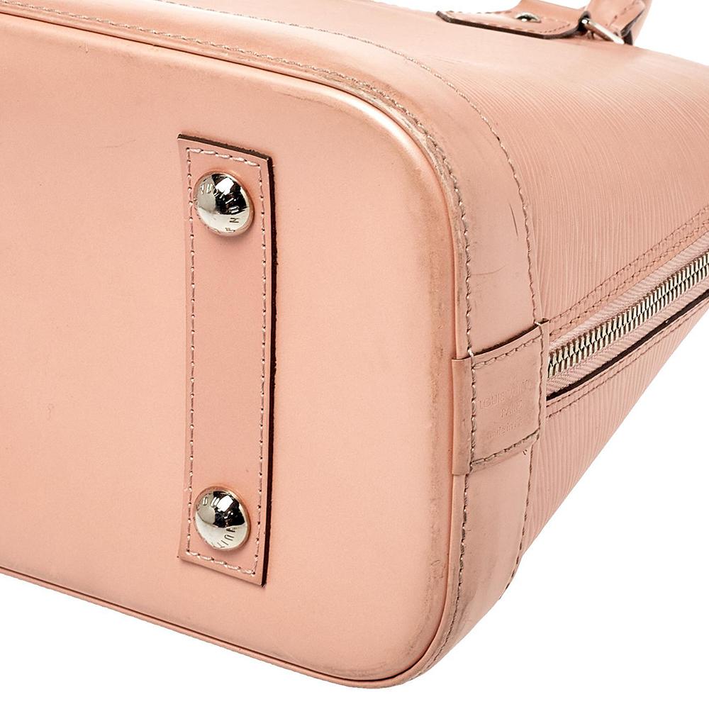 Louis Vuitton Rose Nacre Epi Leather Alma PM Bag In Good Condition In Dubai, Al Qouz 2