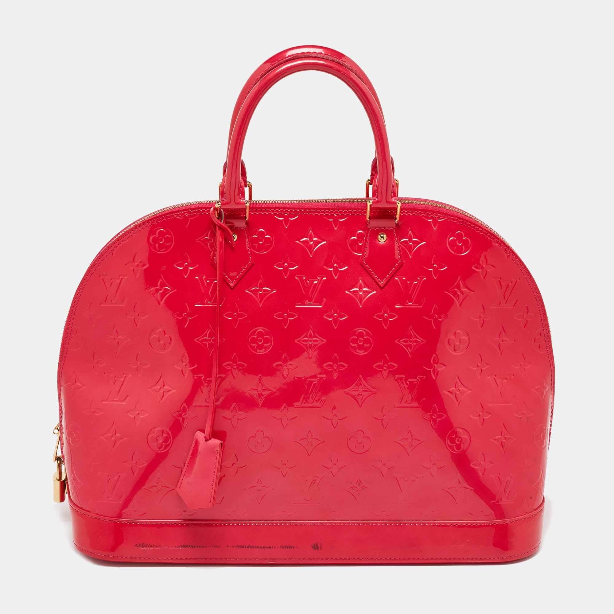 Designer bags are ideal companions for ample occasions! Here we have a fashion-meets-functionality piece crafted with precision. It has been equipped with a well-sized interior that can easily fit all your essentials.

Includes:  Padlock and Keys