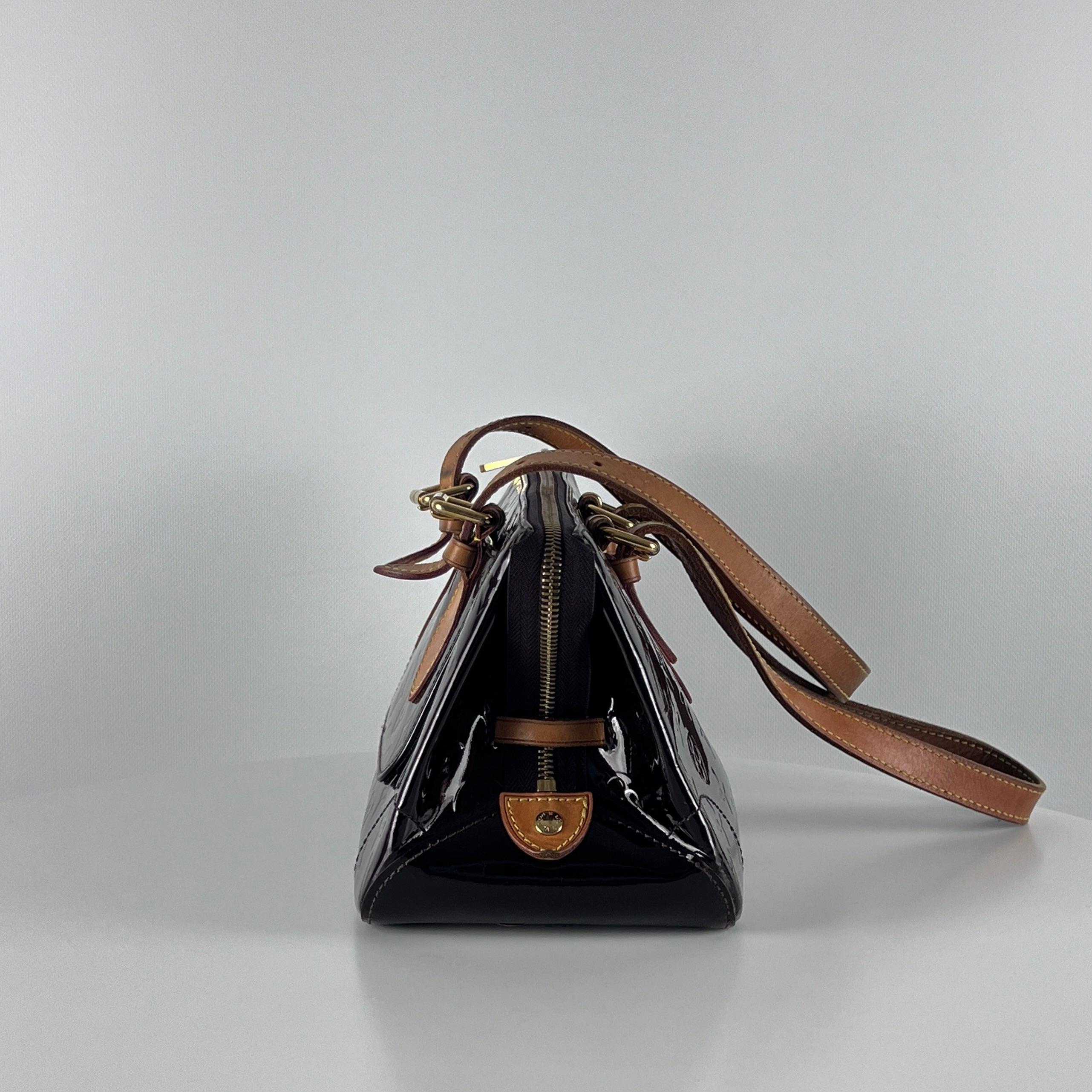 Louis Vuitton Rosewood Shoulder Bag Vernis Leather Bordeaux en vente 1