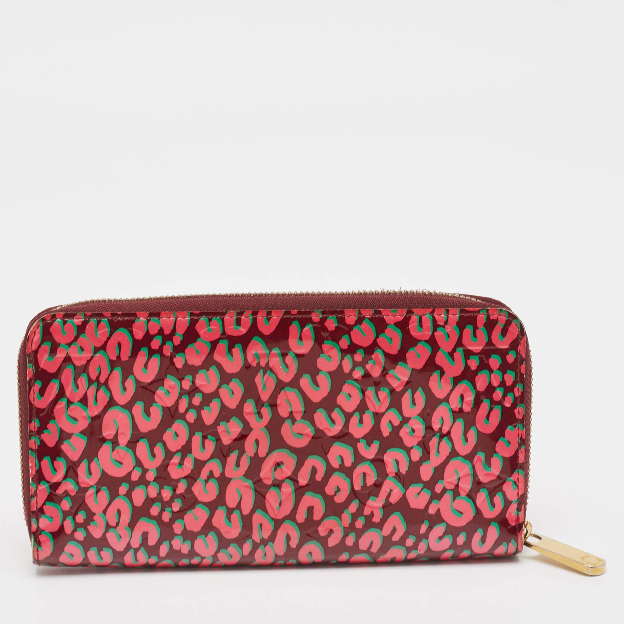 Women's Louis Vuitton Rouge Fauviste Monogram Vernis Leopard Zippy Wallet For Sale