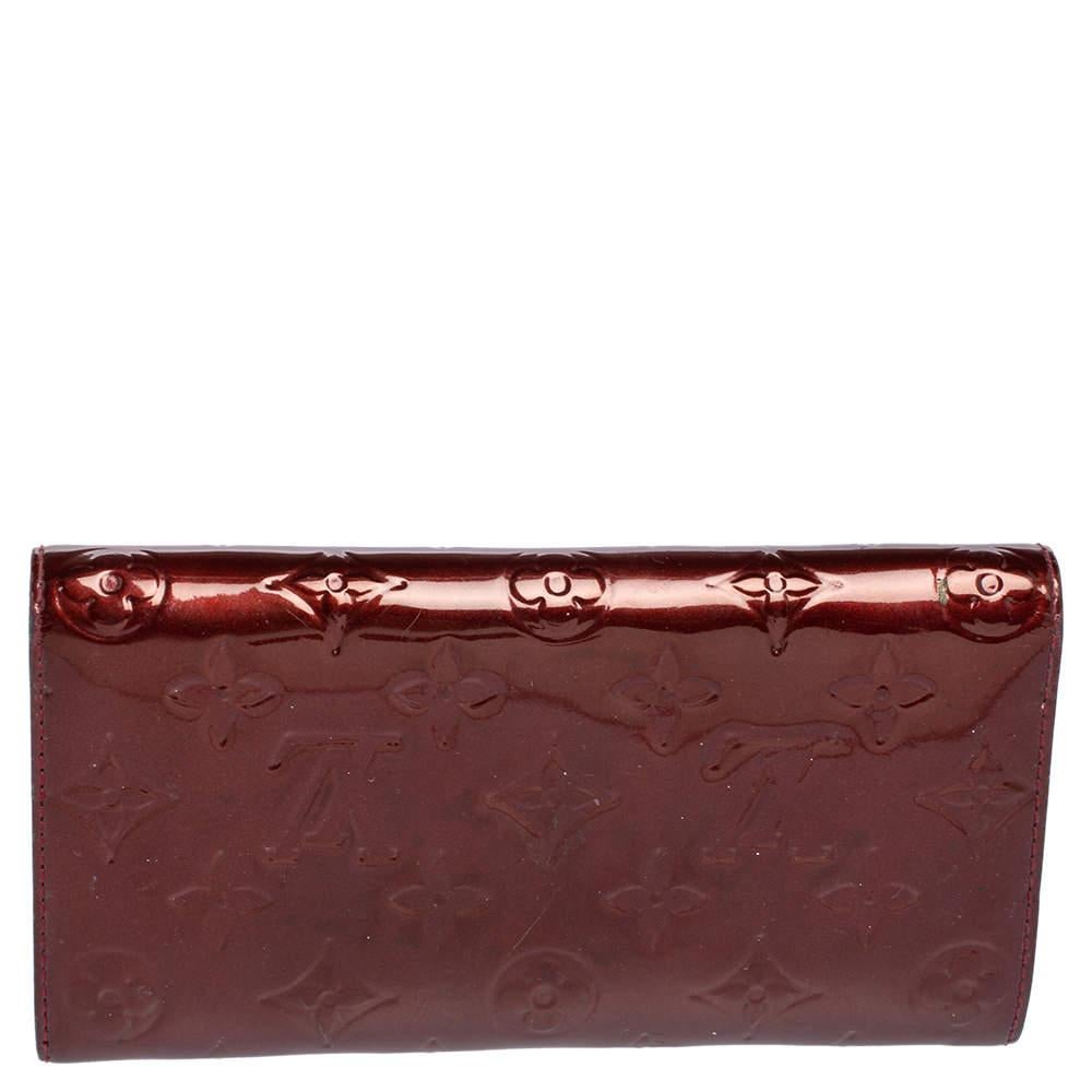 Louis Vuitton Rouge Fauviste Monogram Vernis Sarah Wallet In Fair Condition In Dubai, Al Qouz 2