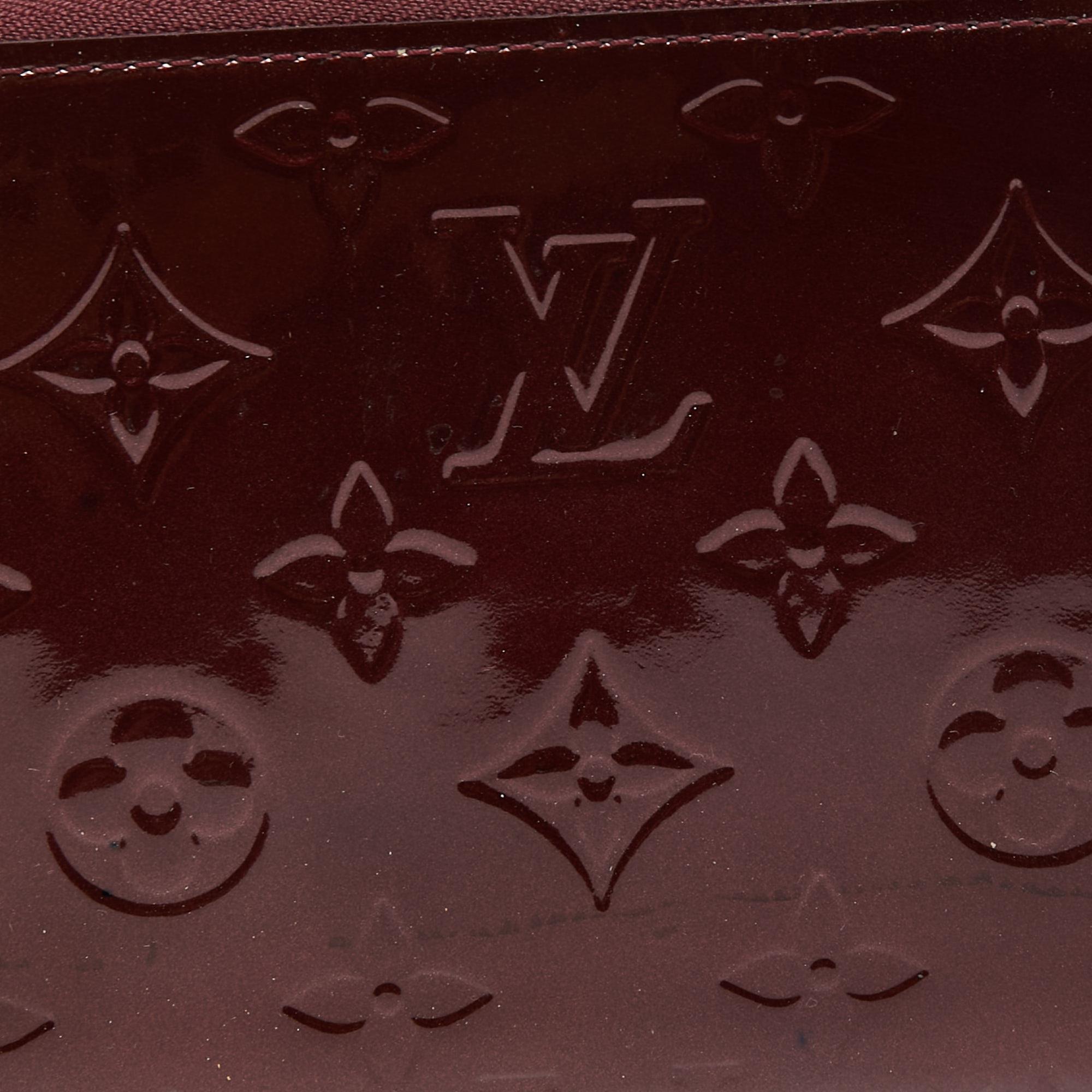 Women's Louis Vuitton Rouge Fauviste Monogram Vernis Zippy Wallet