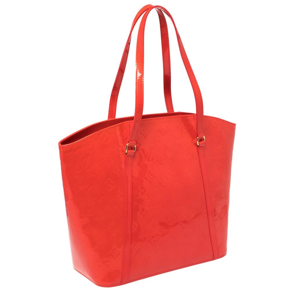 Louis Vuitton Rouge Grenadine Monogram Vernis Avalon GM Bag In Good Condition In Dubai, Al Qouz 2