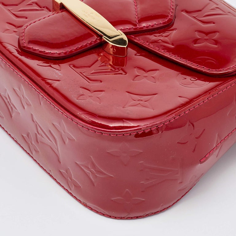 Louis Vuitton Rouge Grenadine Monogram Vernis Bellflower GM Bag For Sale 2