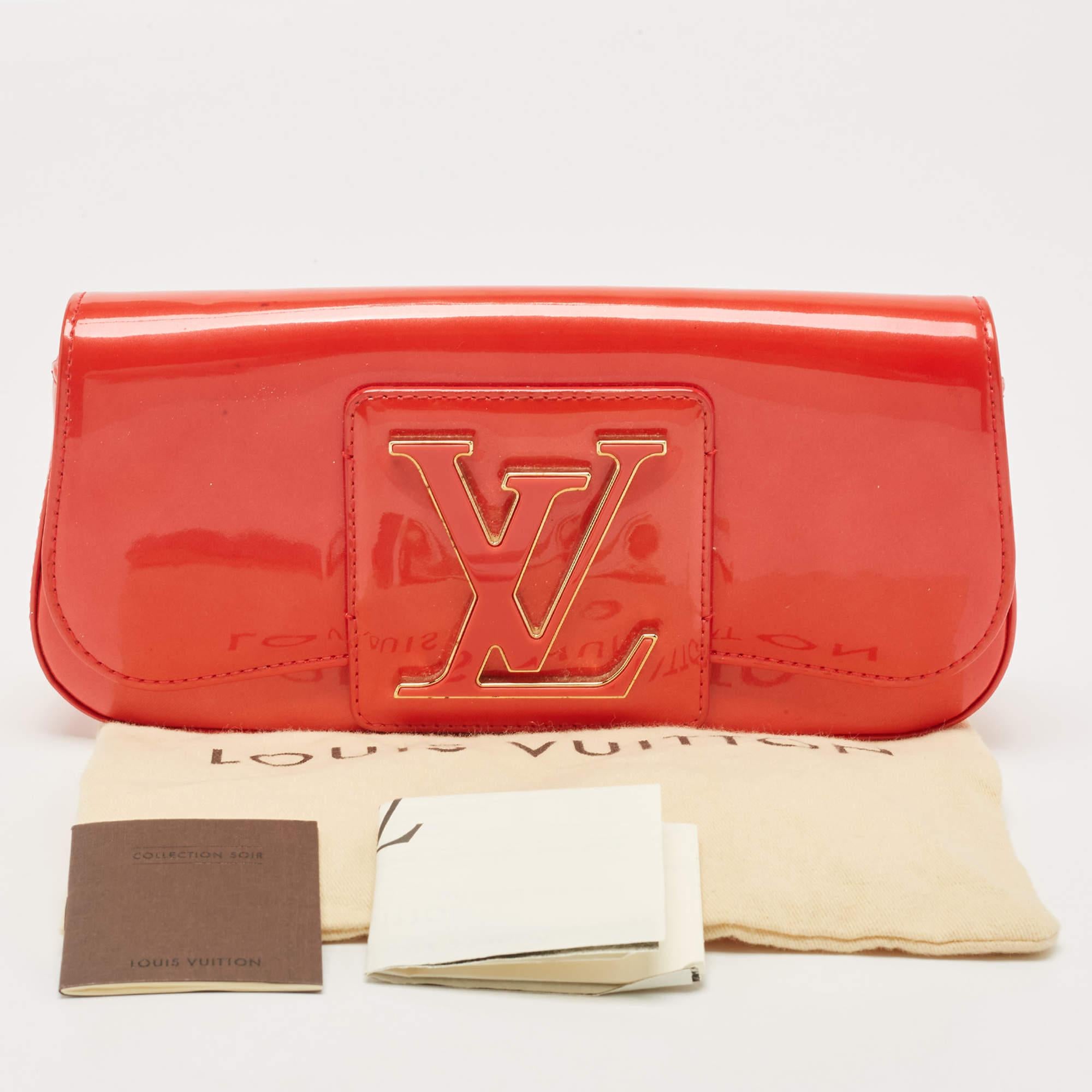 Louis Vuitton - Pochette Sobe Rouge Grenadine Vernis en vente 7