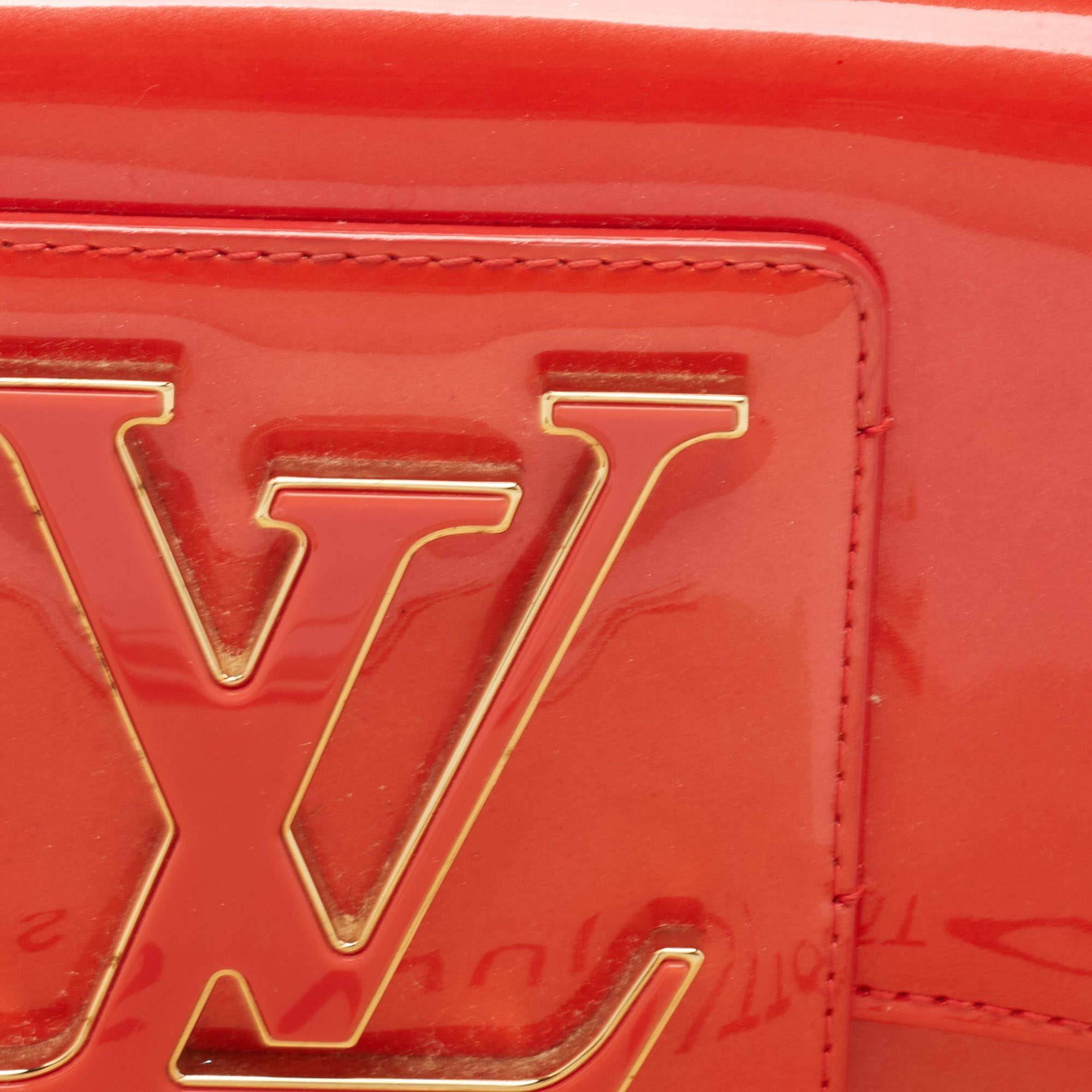 Louis Vuitton - Pochette Sobe Rouge Grenadine Vernis en vente 9