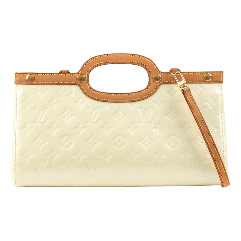 LOUIS VUITTON Roxbury Drive Vernes Pearl Monogram Patent Leather Purse  Handbag at 1stDibs