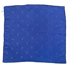 Louis Vuitton - Pochette carrée monogrammée en soie bleu royal
