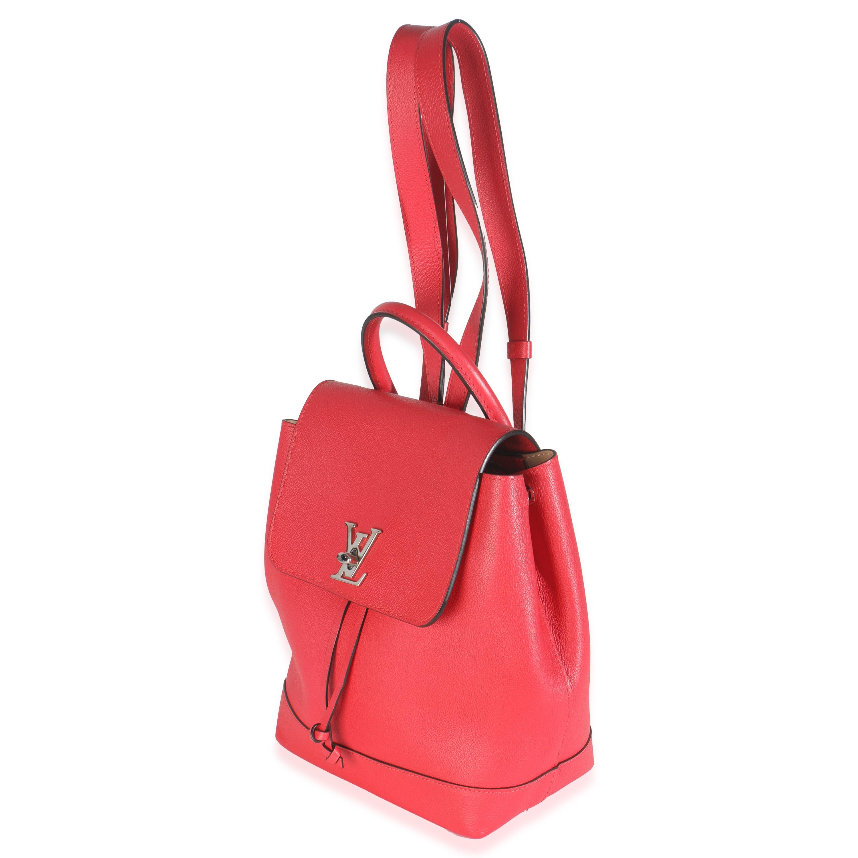 Louis Vuitton Rubis Calfskin Leather Lockme Backpack Excellent état - En vente à New York, NY