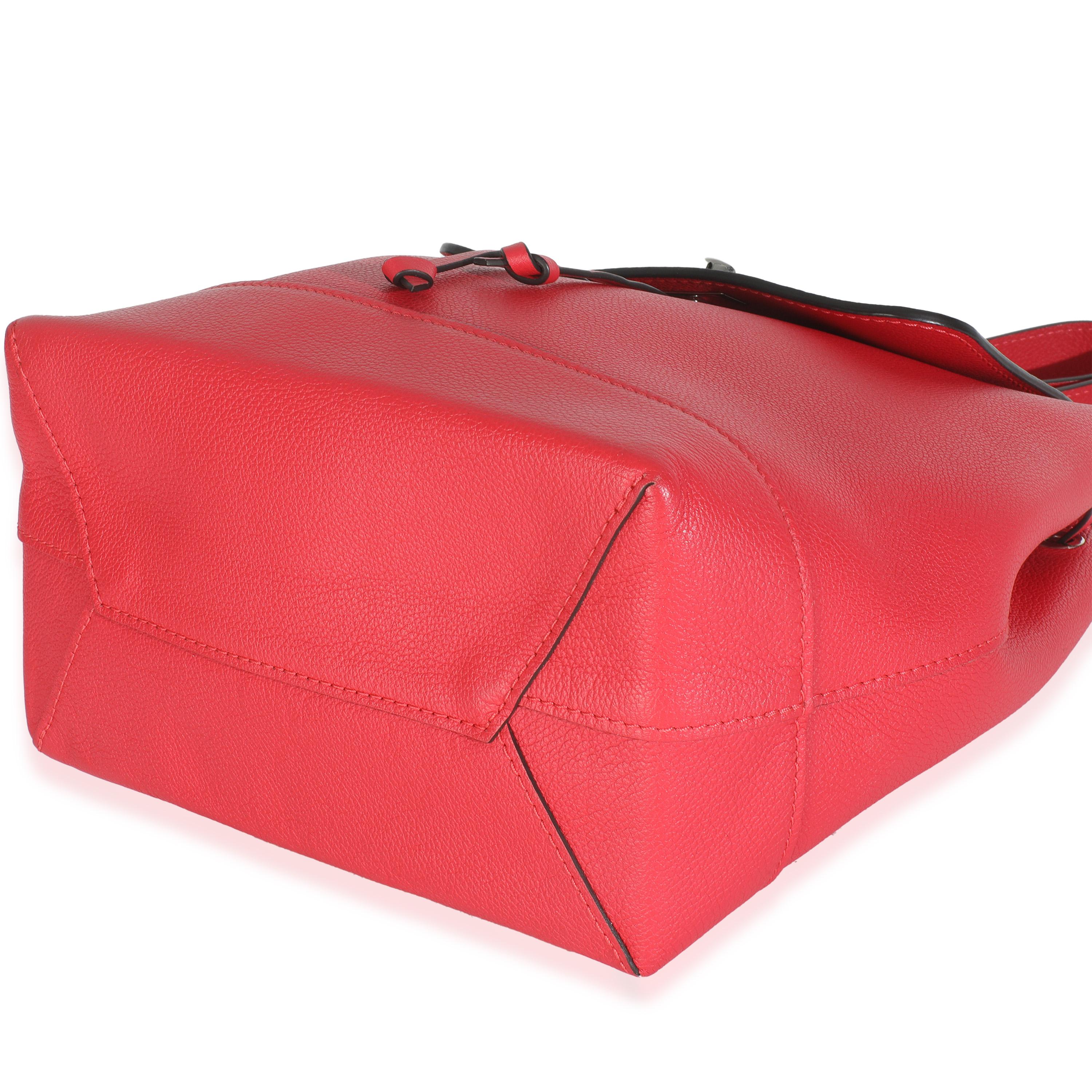 Louis Vuitton Rubis Calfskin Leather Lockme Backpack en vente 1