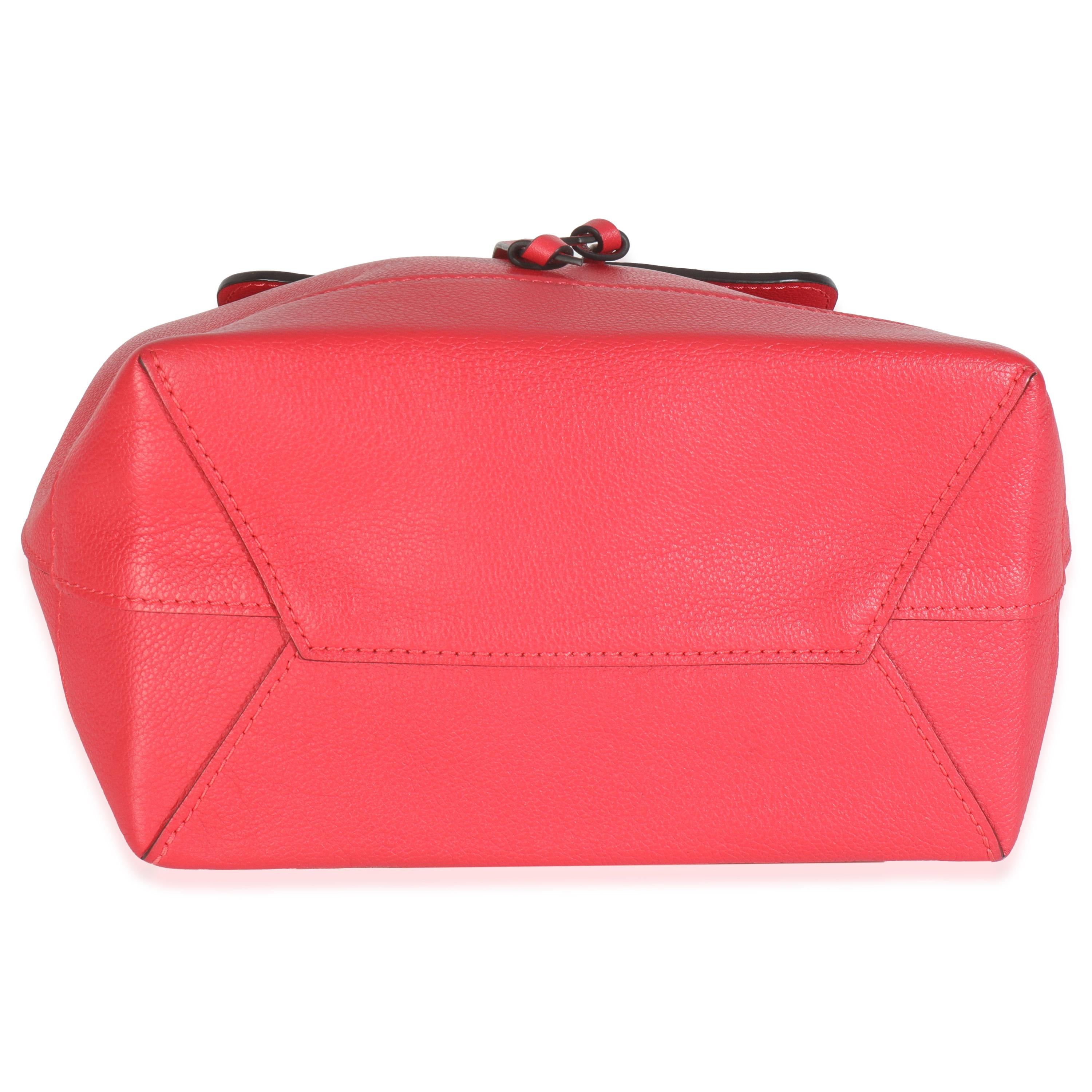 Louis Vuitton Rubis Calfskin Leather Lockme Backpack en vente 2