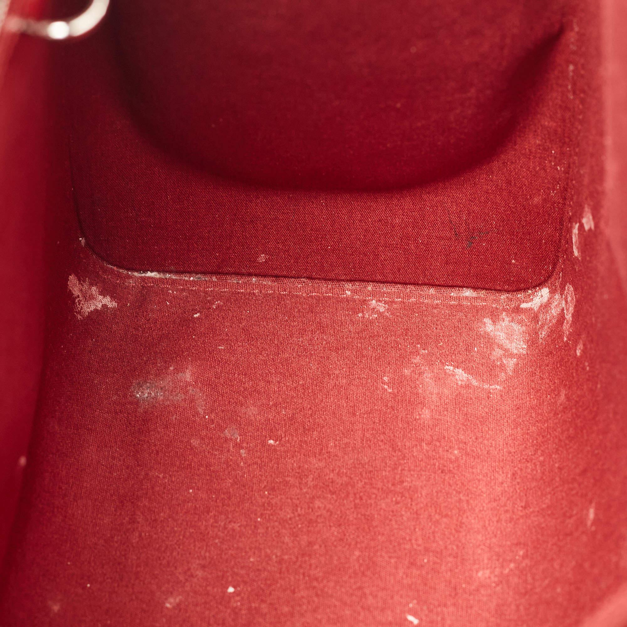 Louis Vuitton sac Brea GM en cuir épi rubis en vente 9