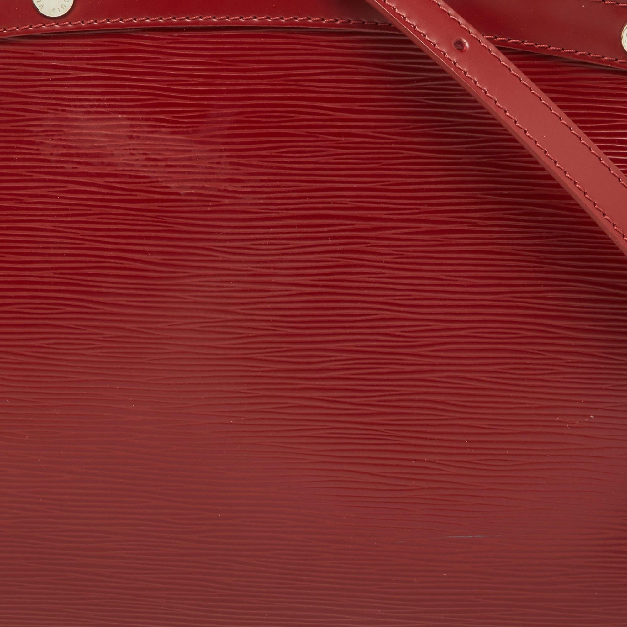 Louis Vuitton sac Brea MM en cuir épi rubis en vente 3