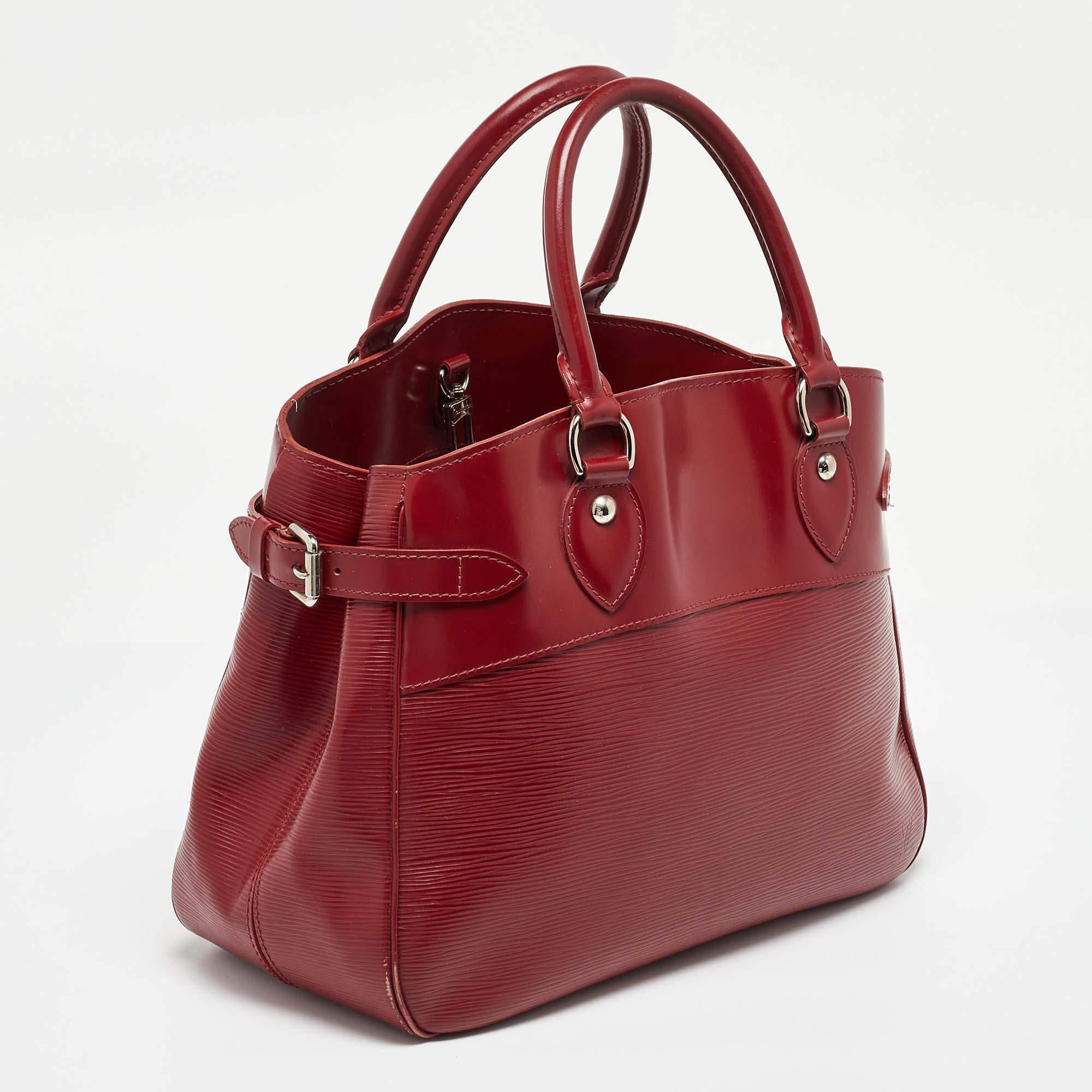 Bolso PM Passy de piel Epi Rubis Louis Vuitton Marrón en venta