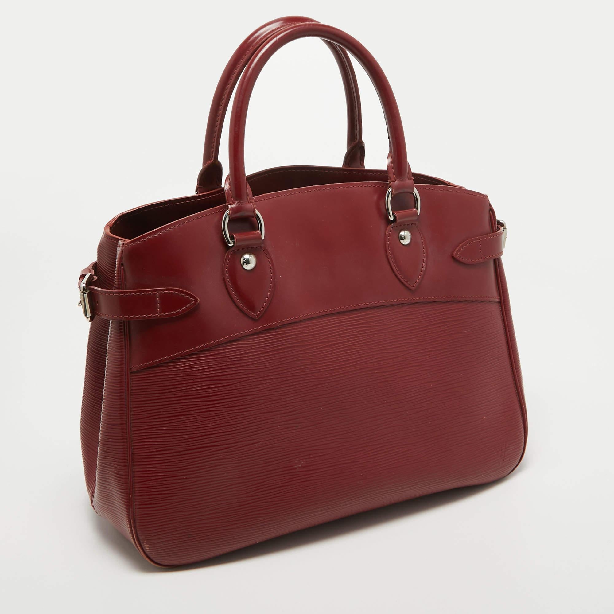 Women's Louis Vuitton Rubis Epi Leather Passy PM Bag For Sale