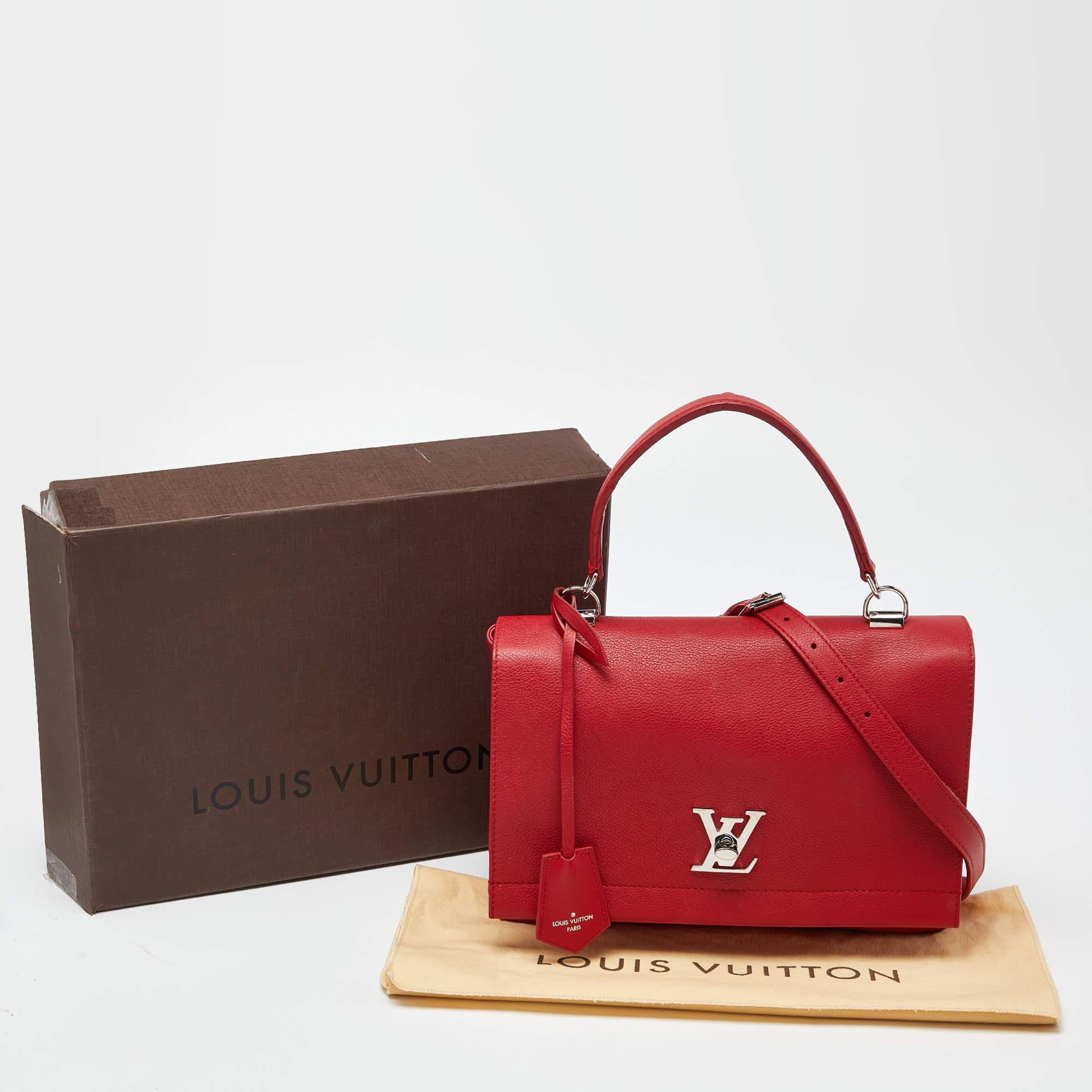 Louis Vuitton Rubis Leather Lockme II Bag In Good Condition In Dubai, Al Qouz 2