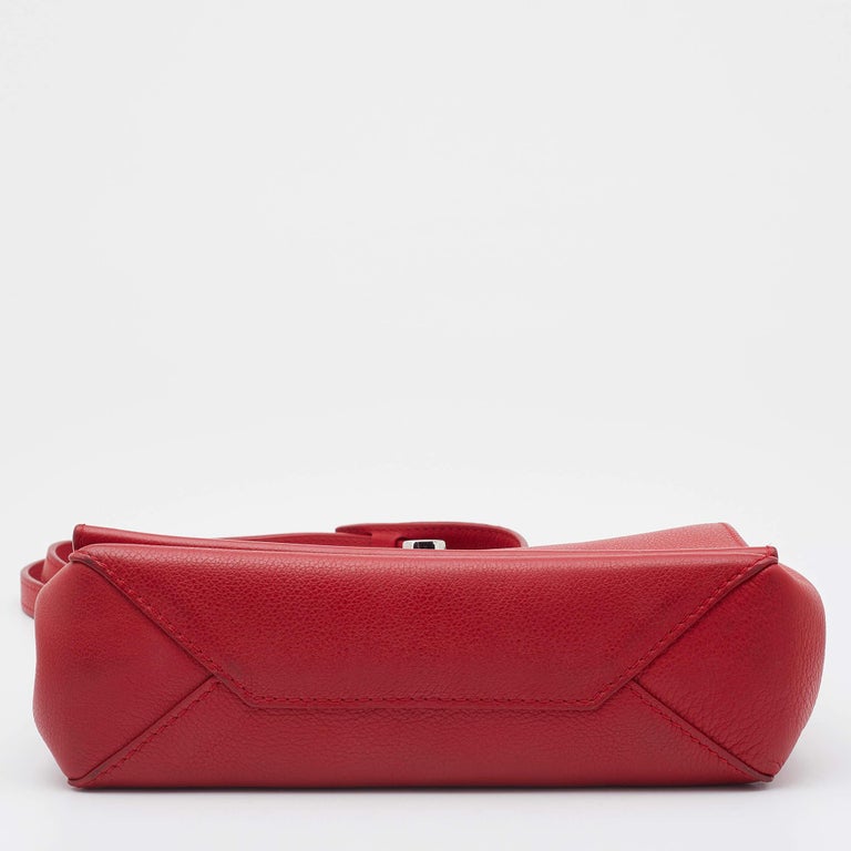 Louis Vuitton Rubis Leather Lockme II Bag For Sale 1