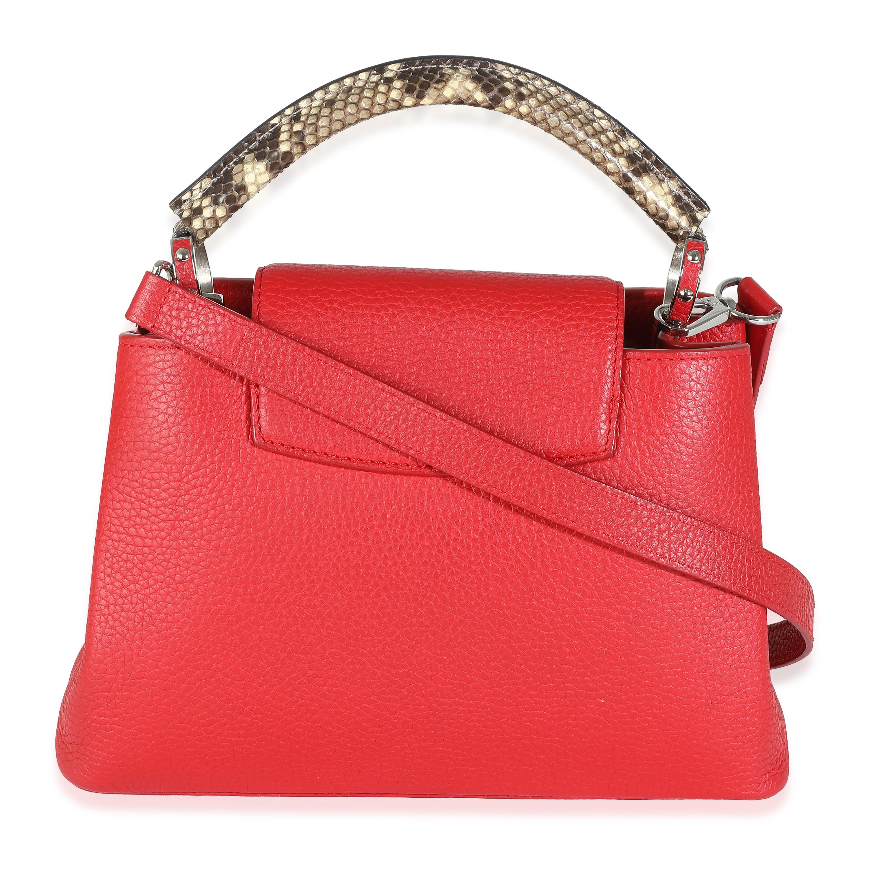 Titre de la liste : Louis Vuitton Rubis Taurillon Python Capucines BB
SKU : 142980
Condit : Usagé 
Description de l'état : Le sac Capucines de Louis Vuitton a été créé en respectant les codes de la marque. Le sac Capucines, qui incarne l'ADN de la