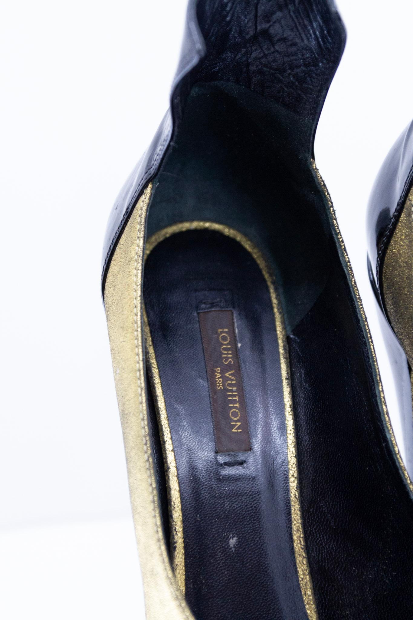 Louis Vuitton Runway Fall 2008 Metallic Gold/Black Patent Wedged Heels (talons compensés) en vente 2