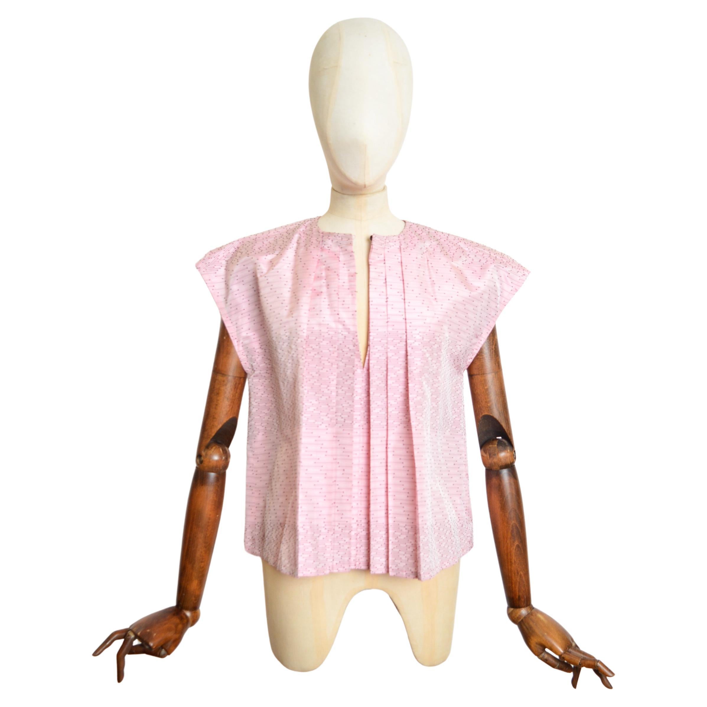LOUIS VUITTON Campione di passerella rosa in seta grezza Avant Guard Camicetta strutturata - Top in vendita