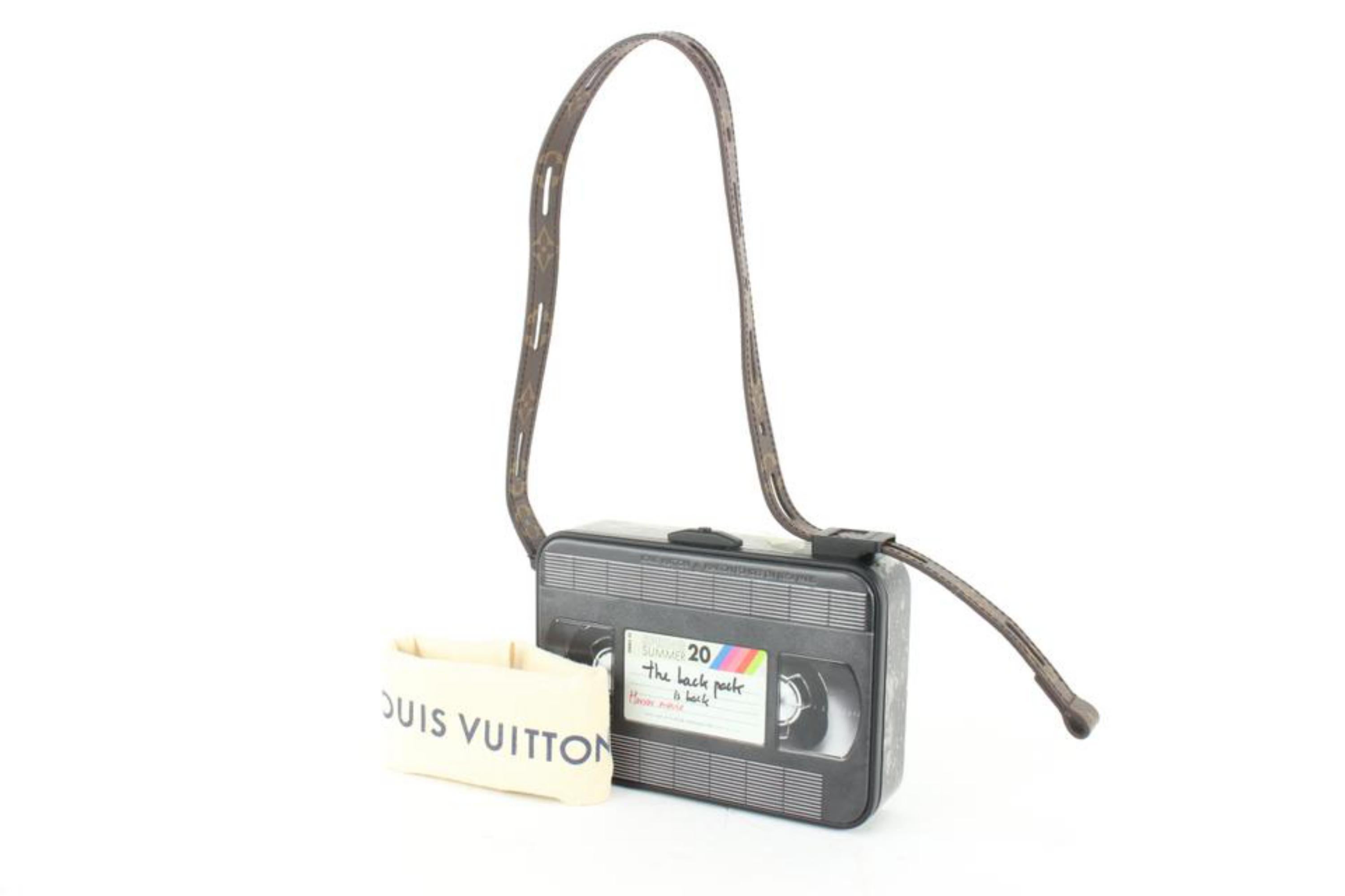 Louis Vuitton Laufsteg Video Wandteppich Clutch Casette 64lz63s 7
