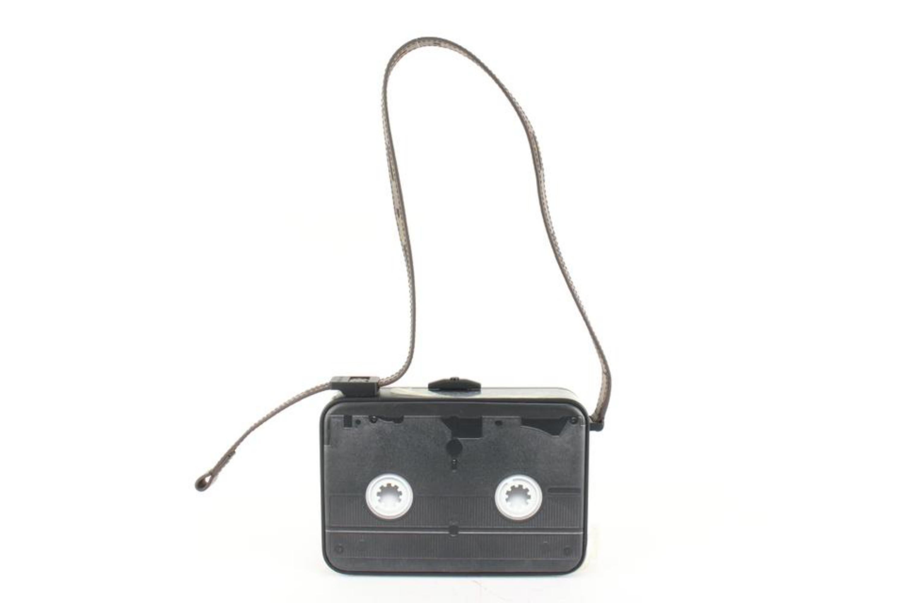 Louis Vuitton Laufsteg Video Wandteppich Clutch Casette 64lz63s 2