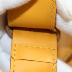 Louis Vuitton Sac D'epaule Twist Bucket (Ultra Rare) with Pouch 869908