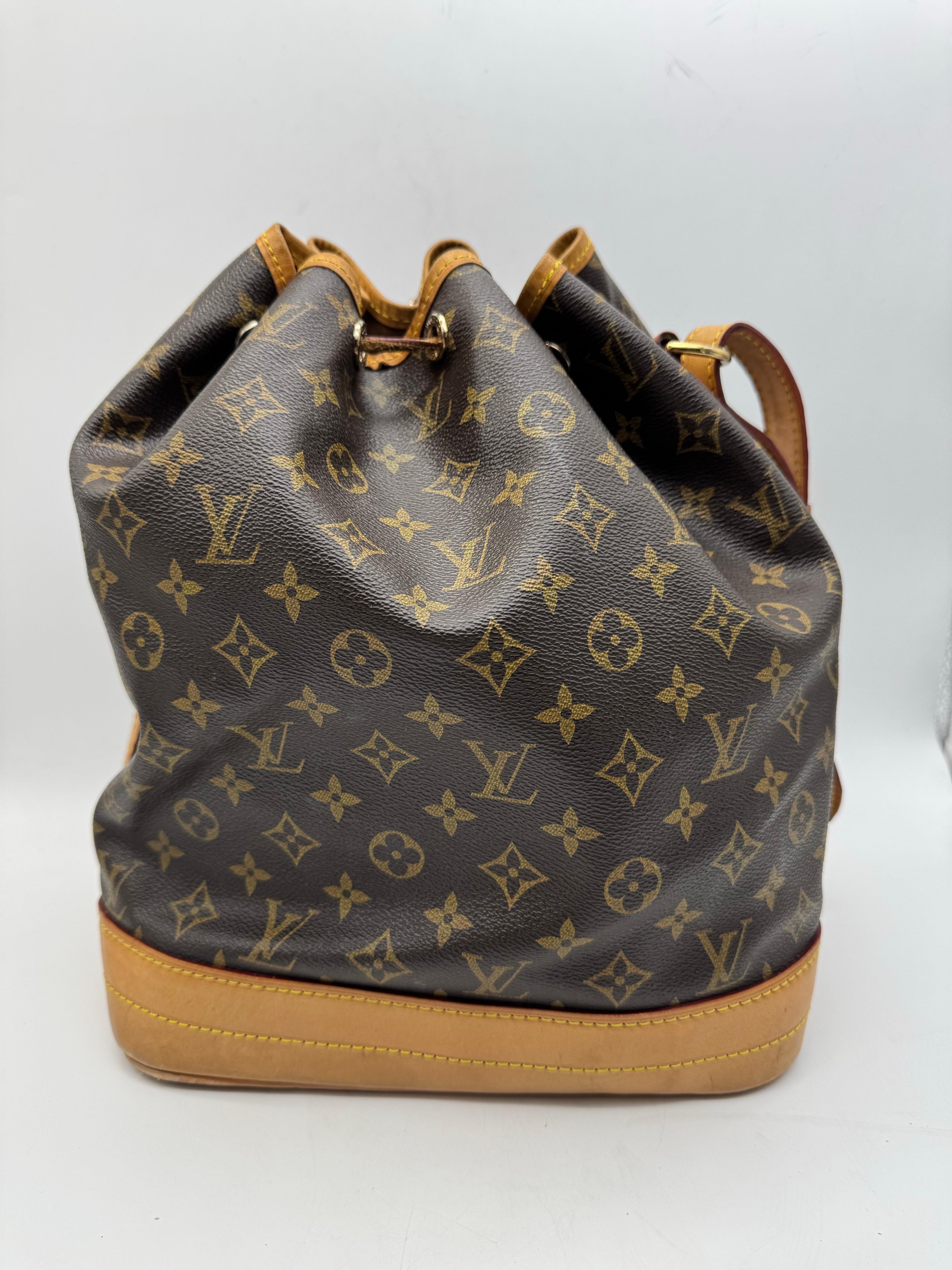 Black Louis Vuitton Sac Noe Monogram Canvas vintage 2008 For Sale