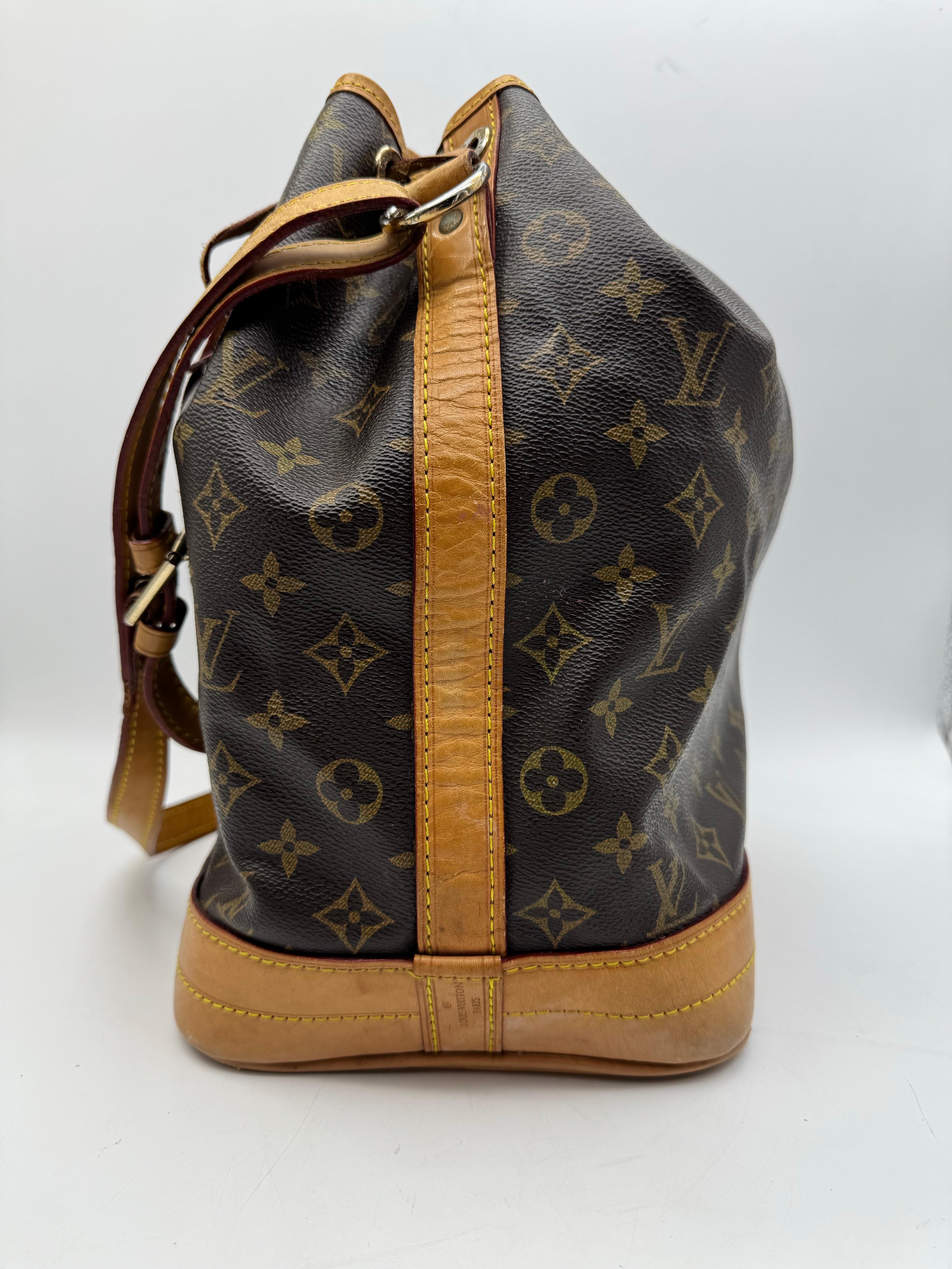 Women's or Men's Louis Vuitton Sac Noe Monogram Canvas vintage 2008 For Sale