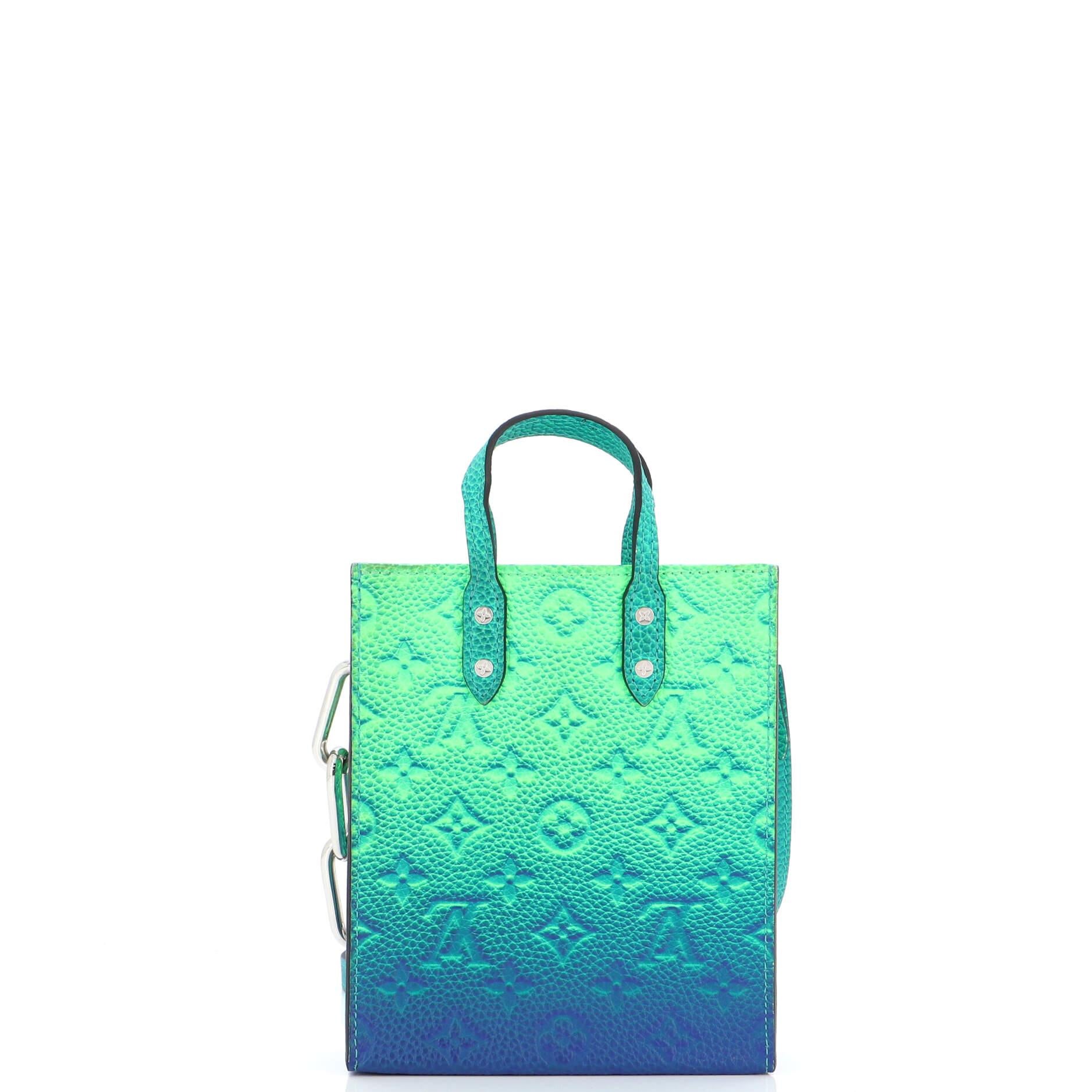 Louis Vuitton Sac Plat Bag Taurillon Illusion XS In Good Condition For Sale In NY, NY