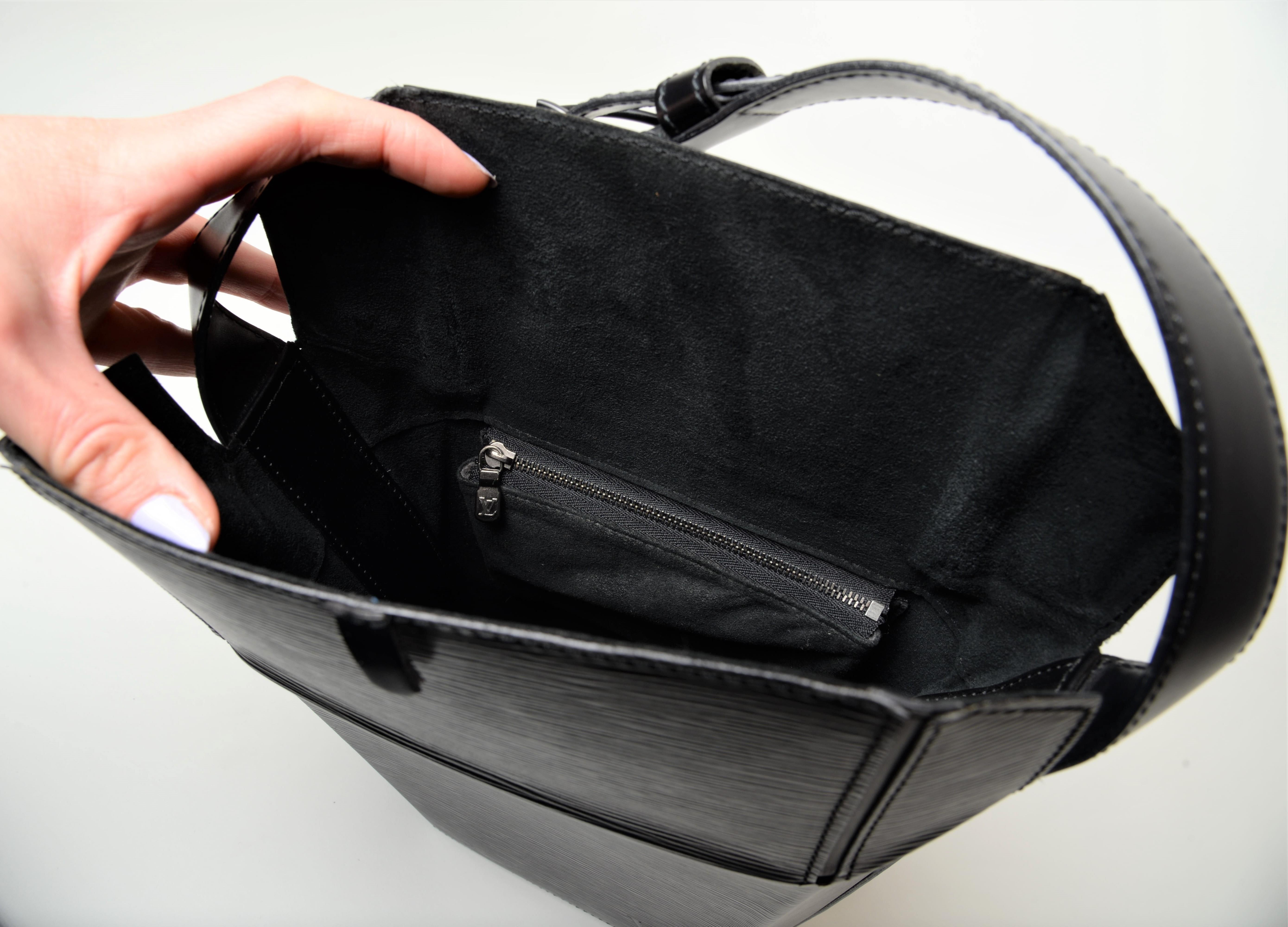 Louis Vuitton Sac Seau Bucket Bag Black Epi Leather  3