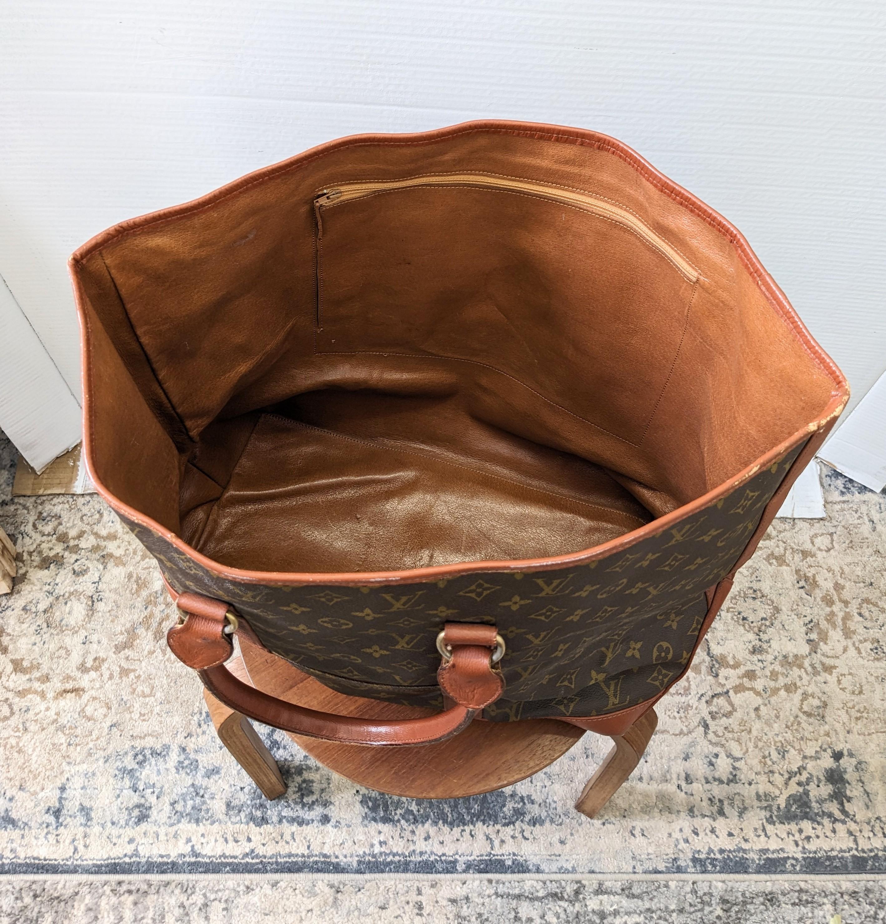Louis Vuitton Sac Weekend GM in Monogram Canvas, The French Co. For Sale 7
